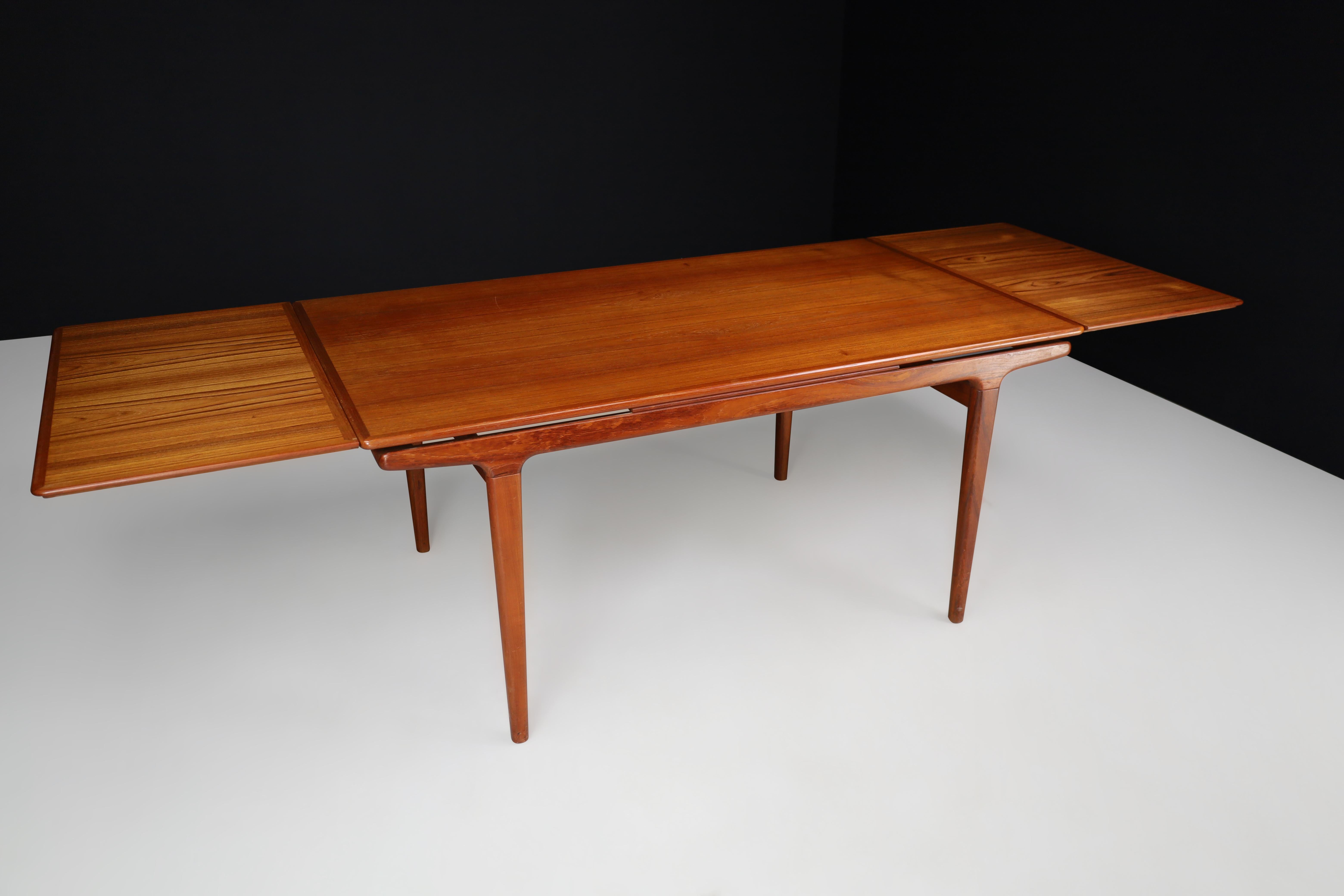 Teck Table de salle à manger à rallonge en teck Niels Møller Danemark, années 1950 en vente