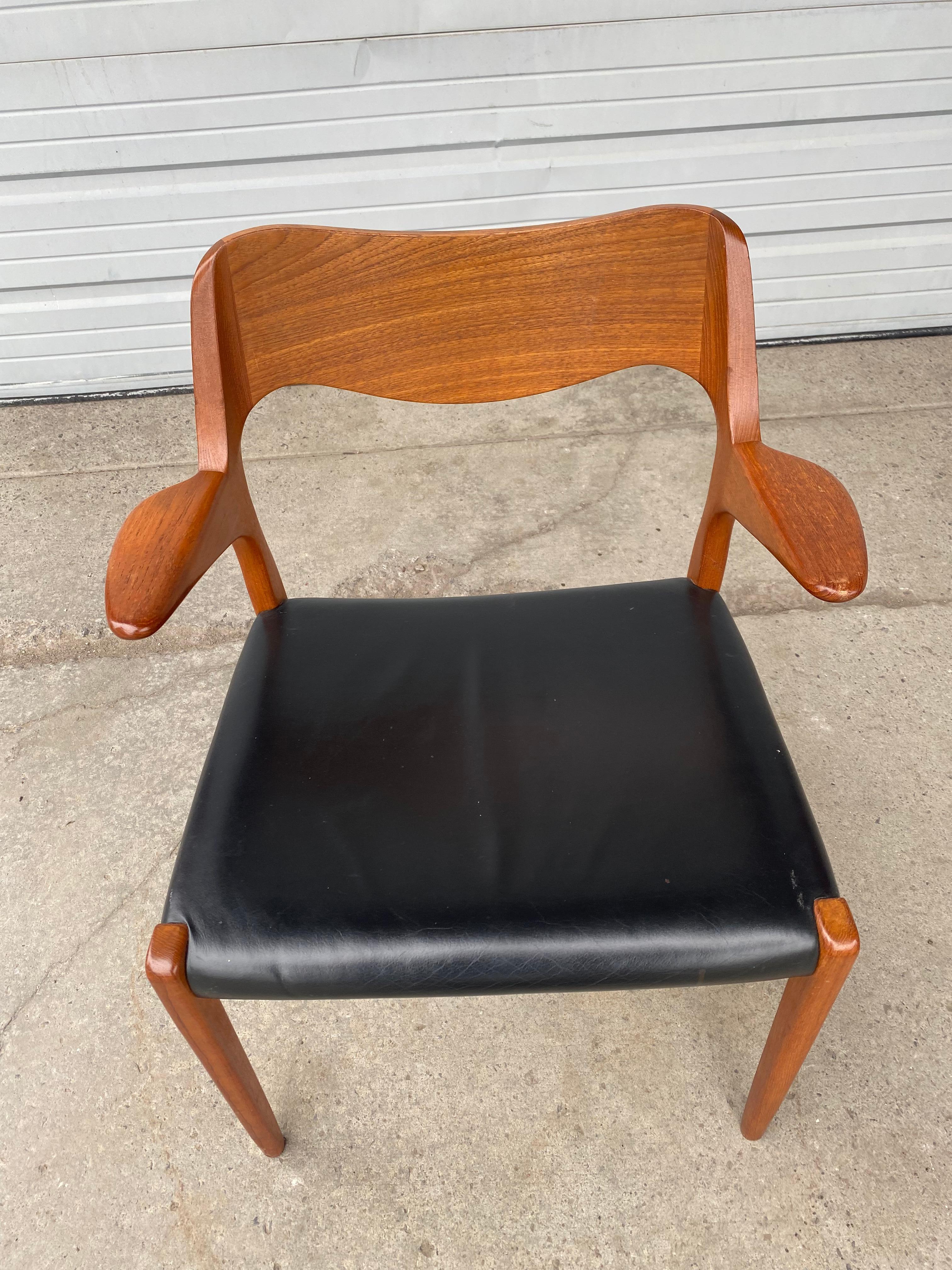 Niels Møller Teak / Leather Model 55 Armchair Denmark For Sale 1