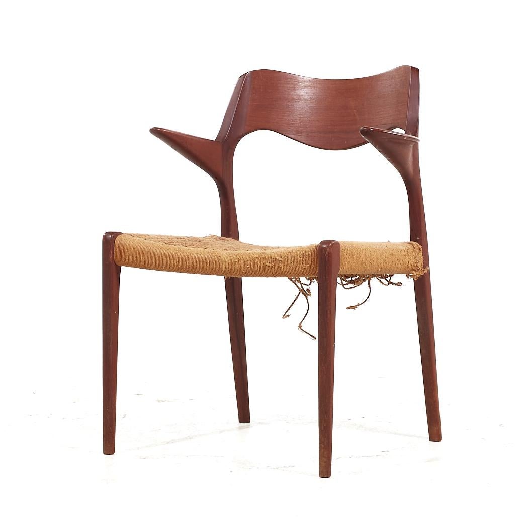 Niels Moller Danish Model 55 and Model 71 MCM Teak Dining Chairs - Set of 6 For Sale 6