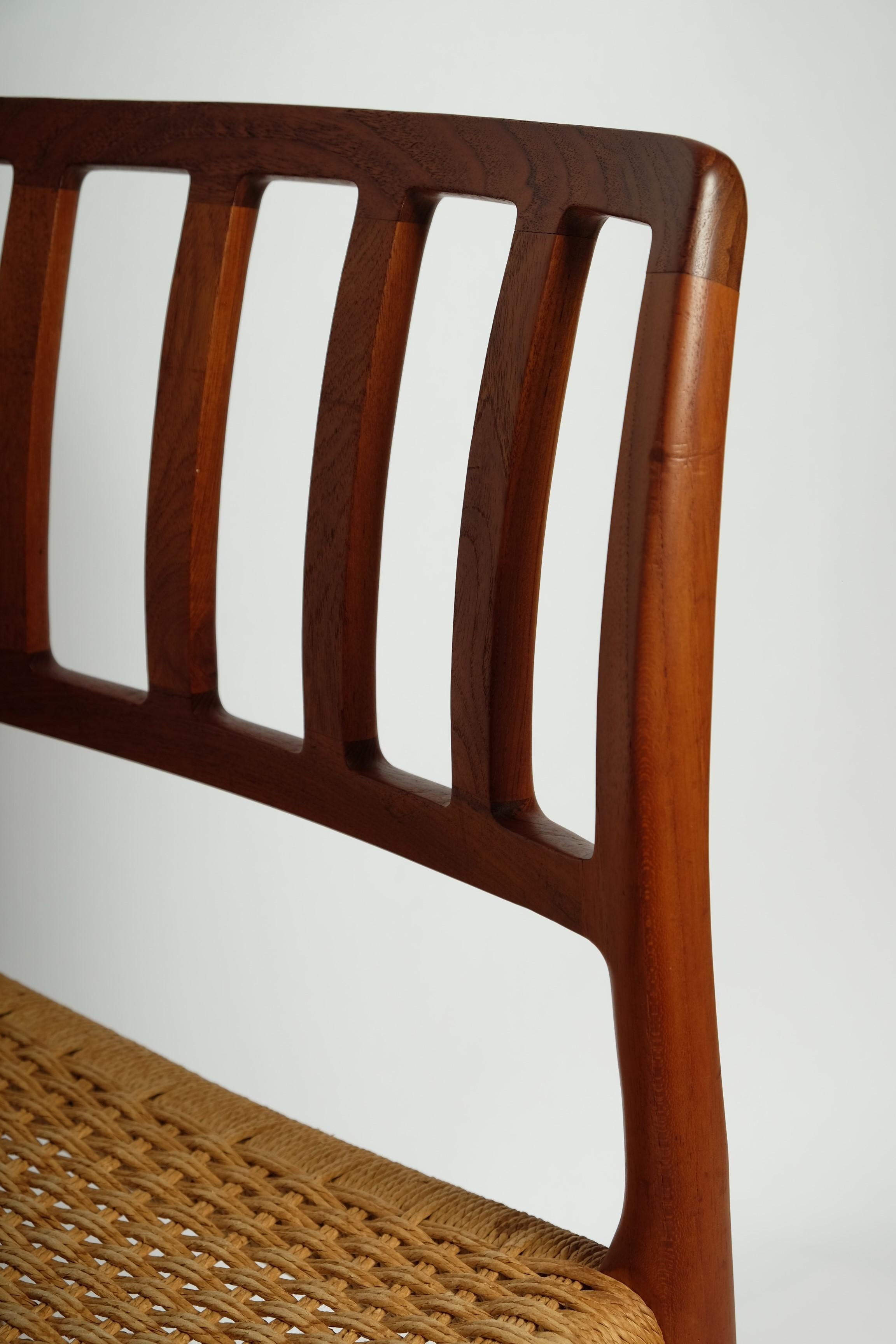 Sedia da pranzo Niels Otto Möller Modello 83 Teak Papercord, Danimarca anni '70 In condizioni discrete a München, BY
