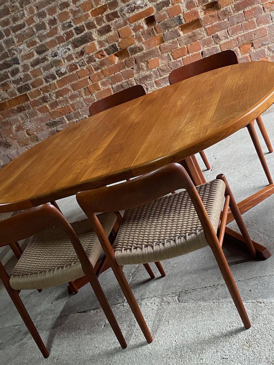 Niels Moller Dining Table and Model 56 & Model 75 Teak Dining Chairs, 1960 In Excellent Condition In Longdon, Tewkesbury