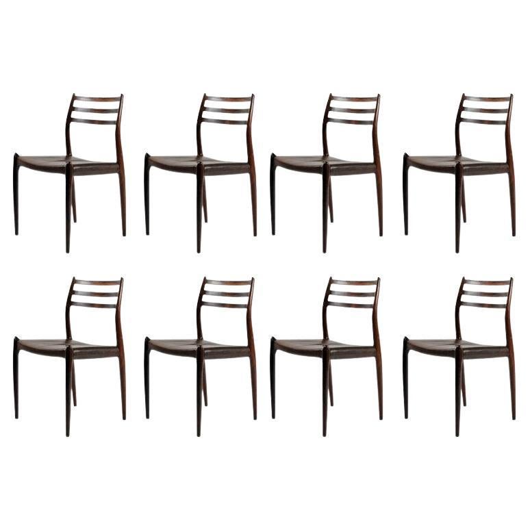 Niels Moller Huit chaises de salle à manger en palissandre restaurées, y compris le rembourrage sur mesure en vente