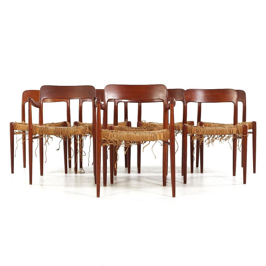 Niels Moller Mid Century Teak Model 75 and 77 Dining Chairs – Set of 8

Each armless chair measures: 20 wide x 18.5 deep x 29.5 high, with a seat height of 17 inches
Each captains chair measures: 22.75 wide x 20 deep x 30.5 high, with a seat height