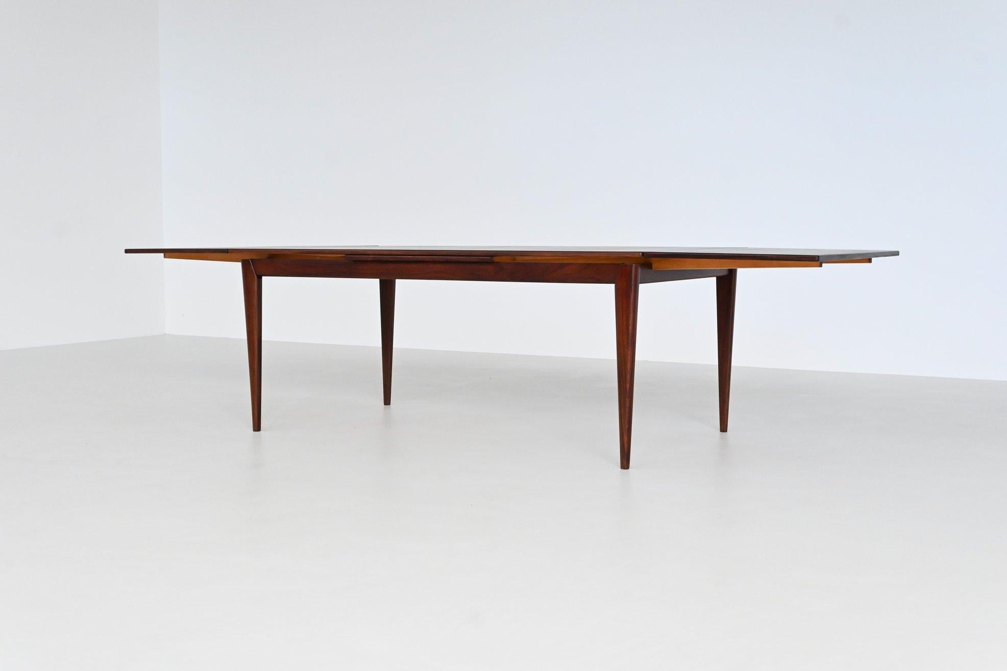 Danish Niels Moller model 254 extendable dining table in rosewood Denmark 1960