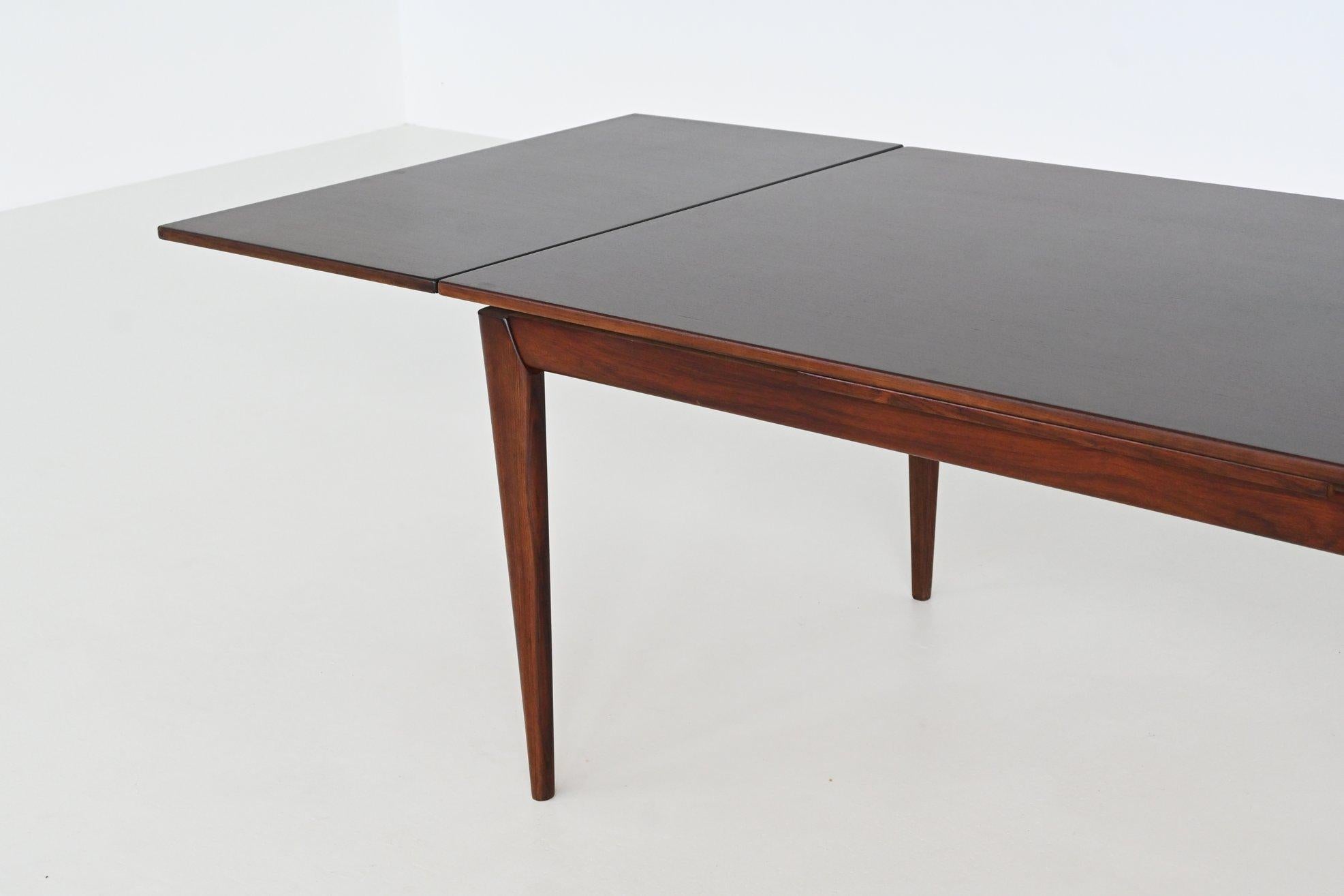 Niels Moller model 254 extendable dining table in rosewood Denmark 1960 In Good Condition In Etten-Leur, NL