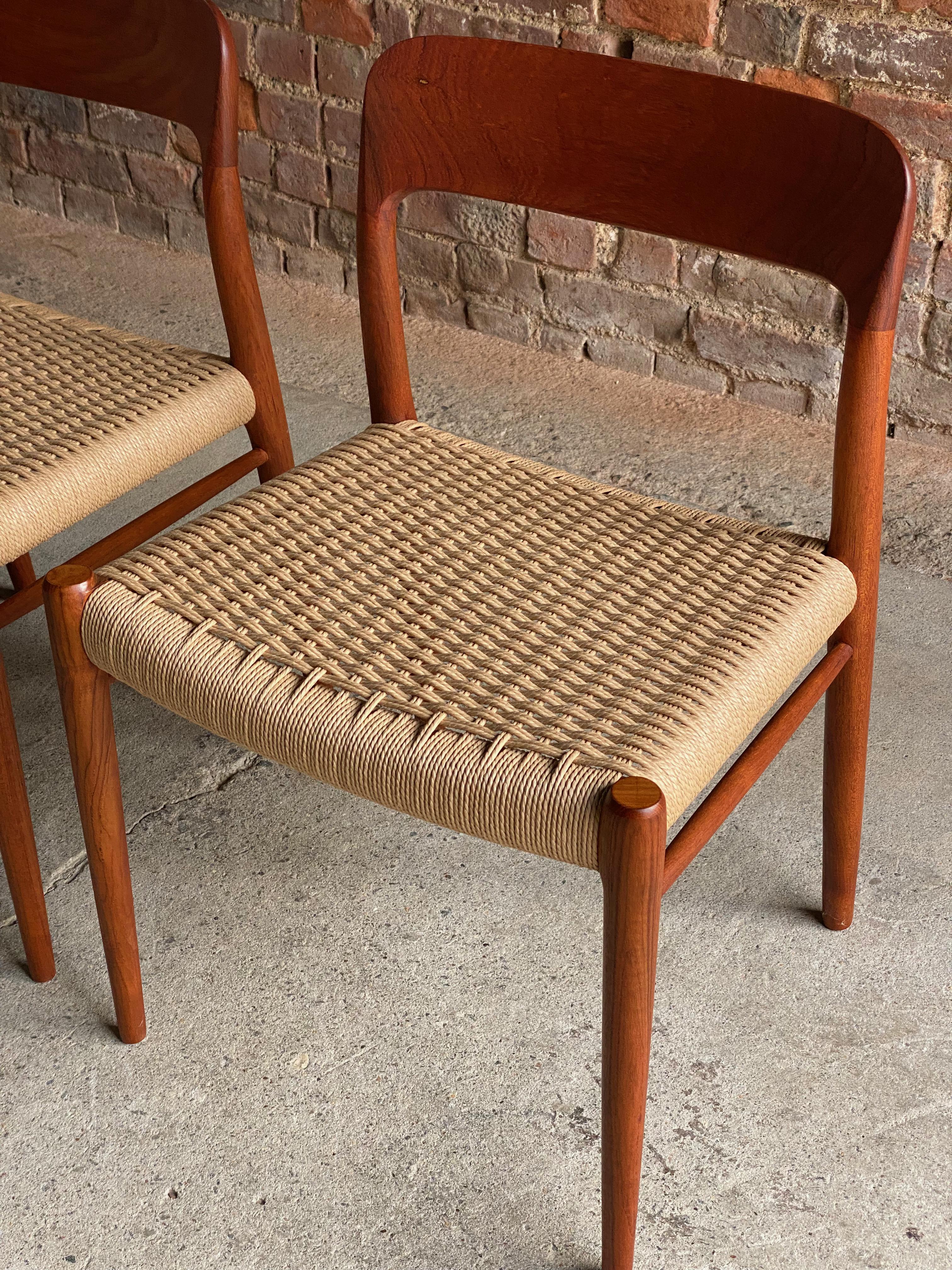 Niels Moller - Ensemble de 6 chaises de salle à manger en teck et corde de papier, modèle 56 et modèle 75, 1960 en vente 3