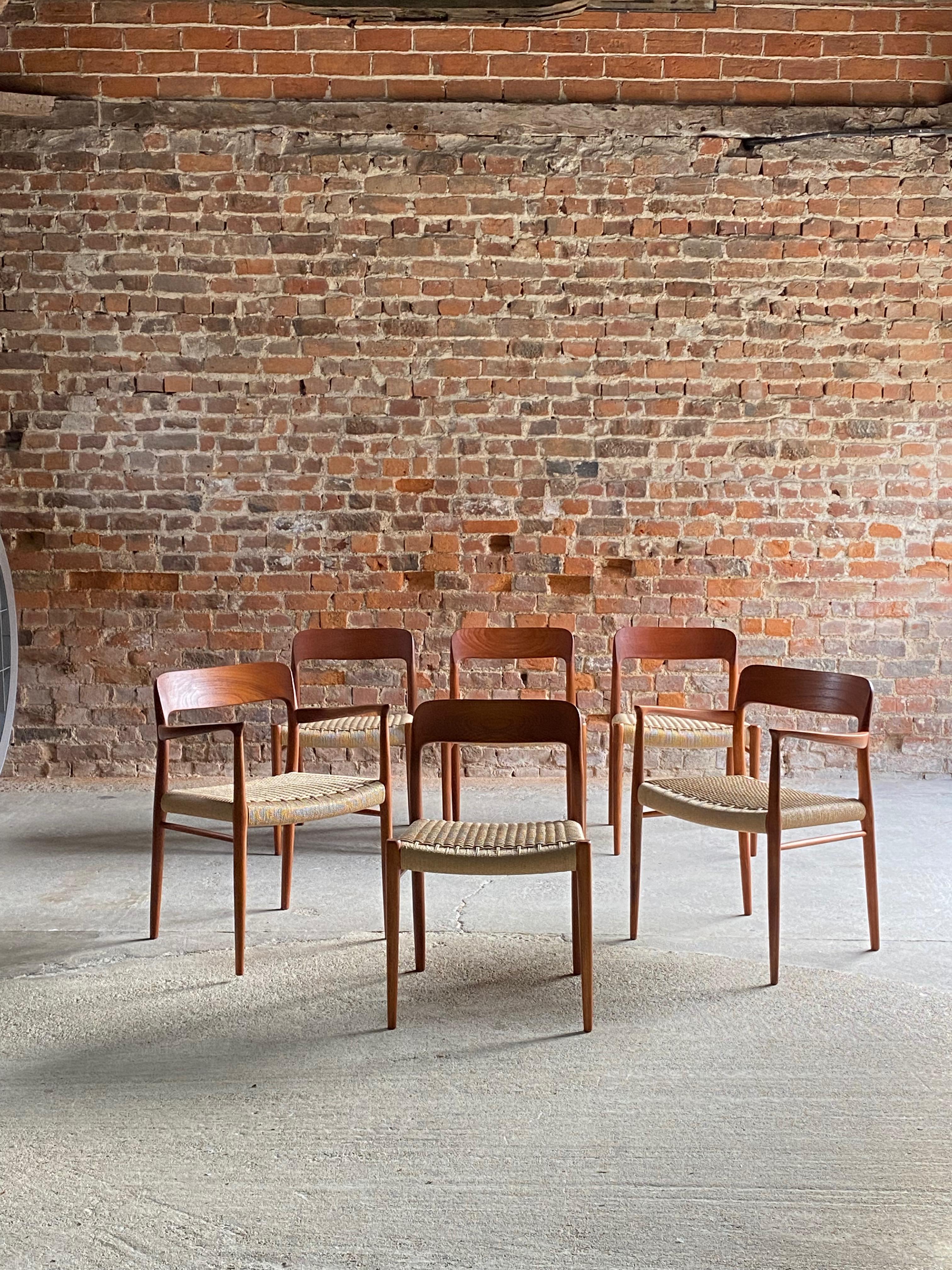 Corde en papier Niels Moller - Ensemble de 6 chaises de salle à manger en teck et corde de papier, modèle 56 et modèle 75, 1960 en vente