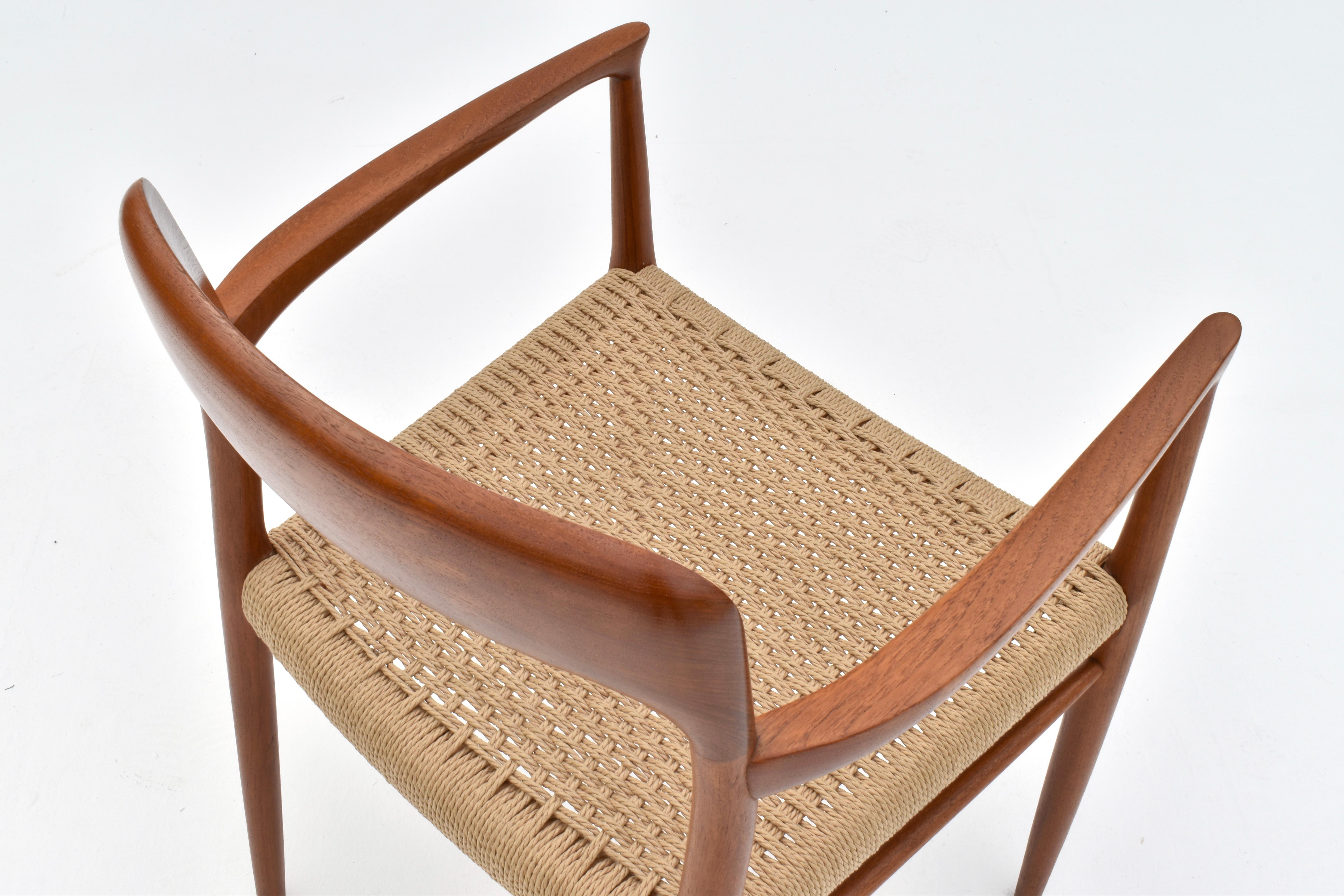 XX secolo Poltrona in teak e papercord Niels Moller Model 56 per J.L Mollers Mobelfabrik in vendita