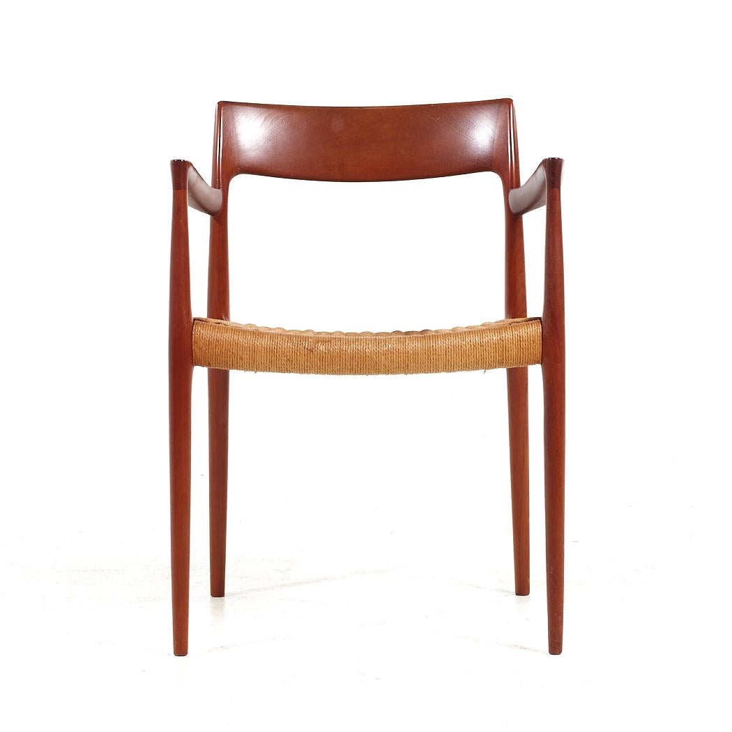 Niels Moller Modèle 57 MCM Chaises à manger de capitaine danoises en teck et corde - Paire Bon état - En vente à Countryside, IL