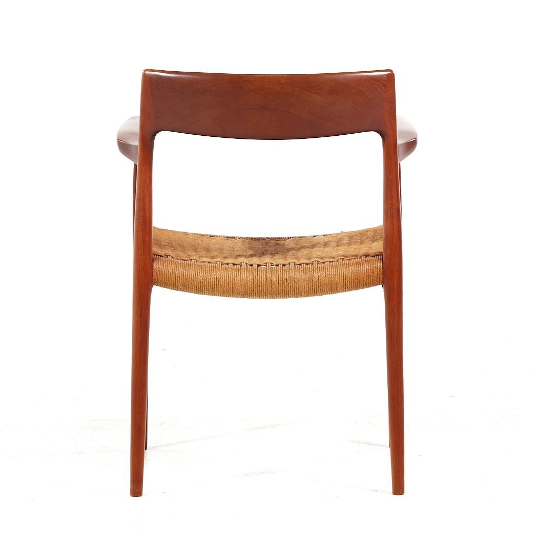 Niels Moller Modèle 57 MCM Chaises à manger de capitaine danoises en teck et corde - Paire en vente 1