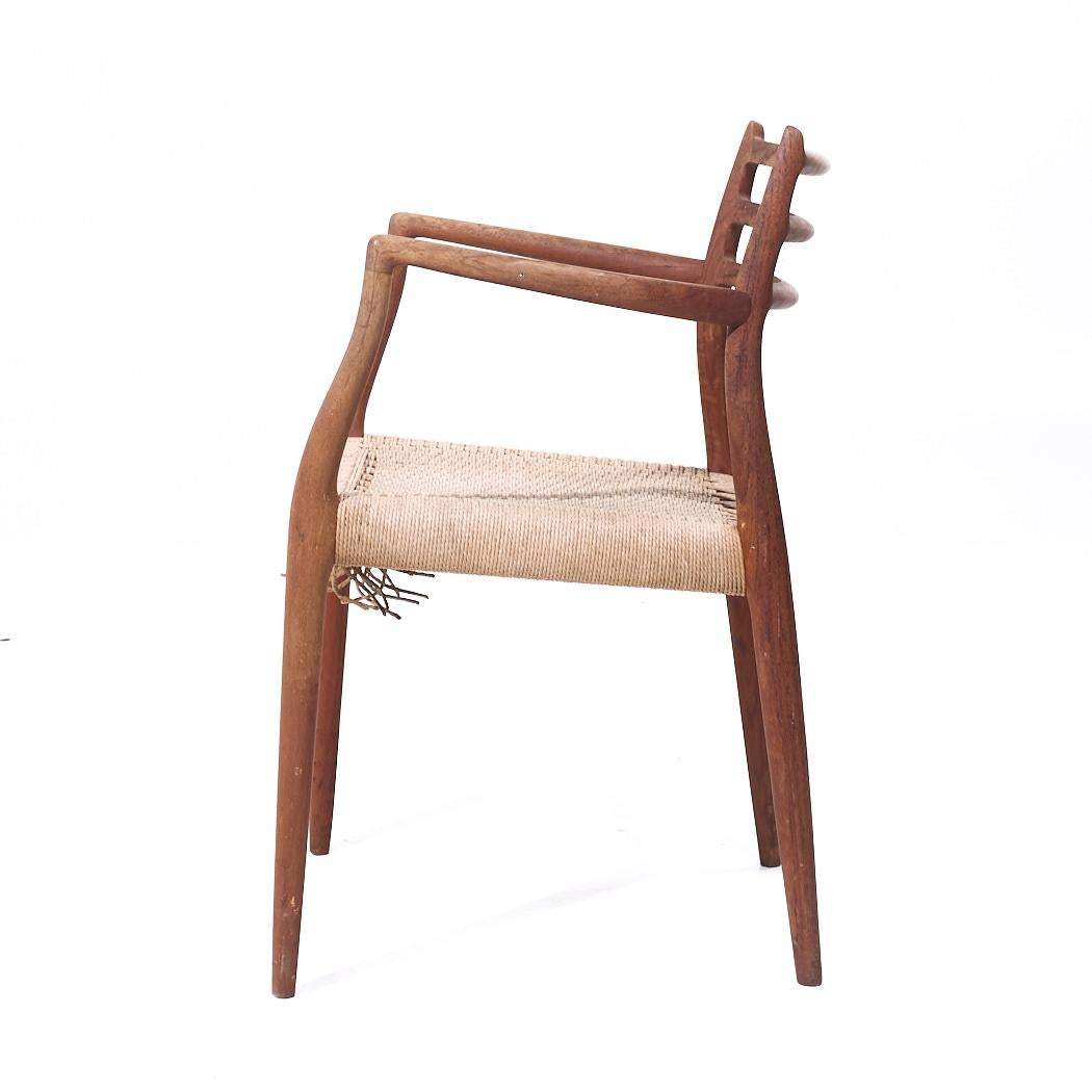 Paire de chaises de capitaine danoises en teck du milieu du siècle dernier, Niels Moller modèle 62 en vente 4