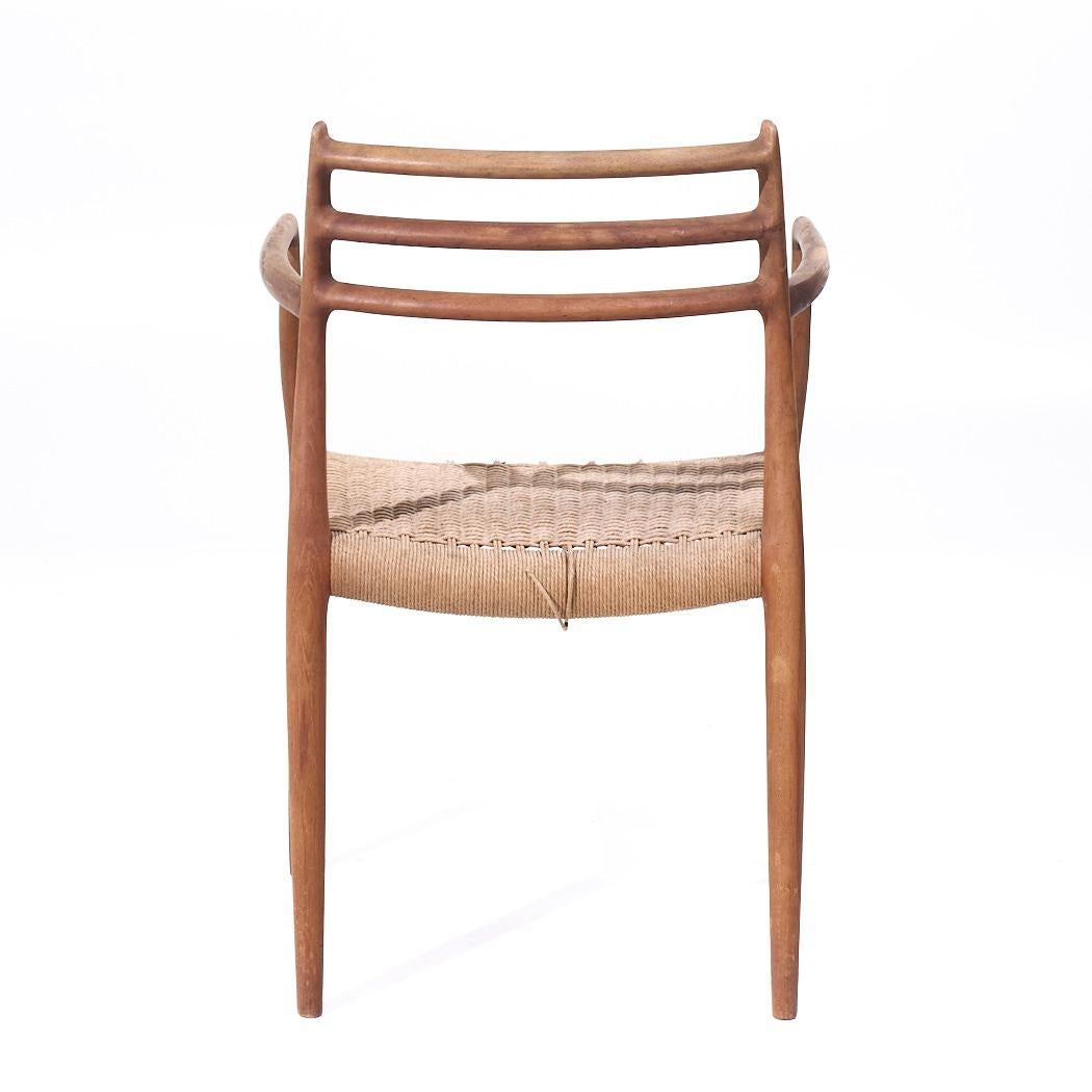 Paire de chaises de capitaine danoises en teck du milieu du siècle dernier, Niels Moller modèle 62 en vente 1