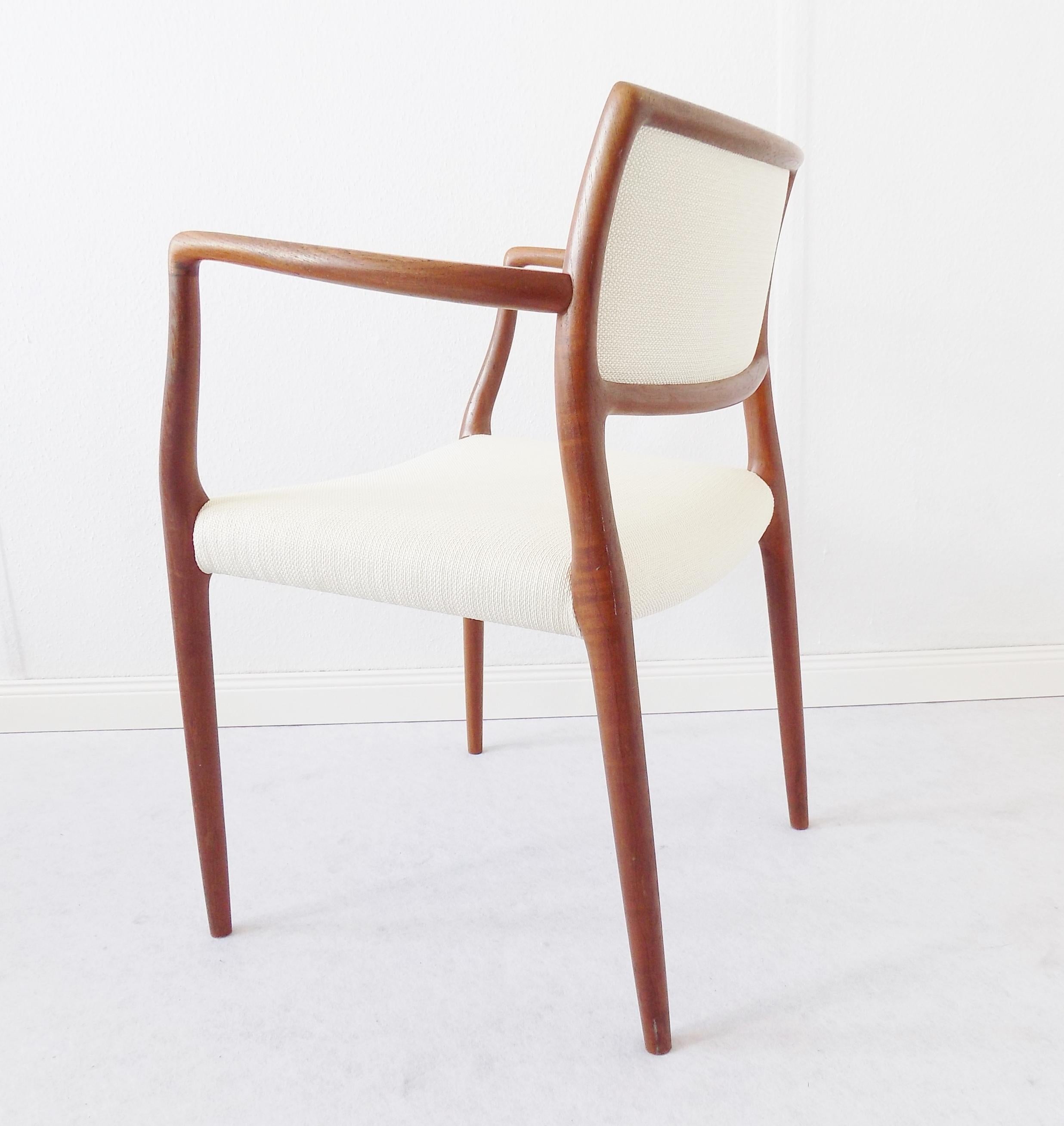 Niels Möller Model 65 Lounge Chair, Danish Teak Scandinavian modern, upholstered For Sale 2
