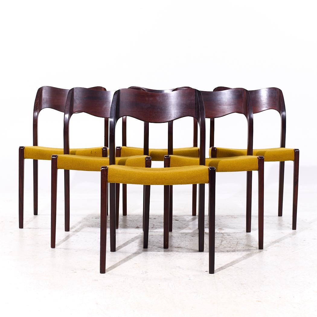 Niels Moller Modell 71 Dänische Palisander-Esszimmerstühle aus der Mitte des Jahrhunderts - 6er-Set

Jeder Stuhl misst: 19,5 breit x 20 tief x 31,25 Zoll hoch, mit einer Sitzhöhe/Stuhlabstand von 17 Zoll

Alle Möbelstücke sind in einem so genannten