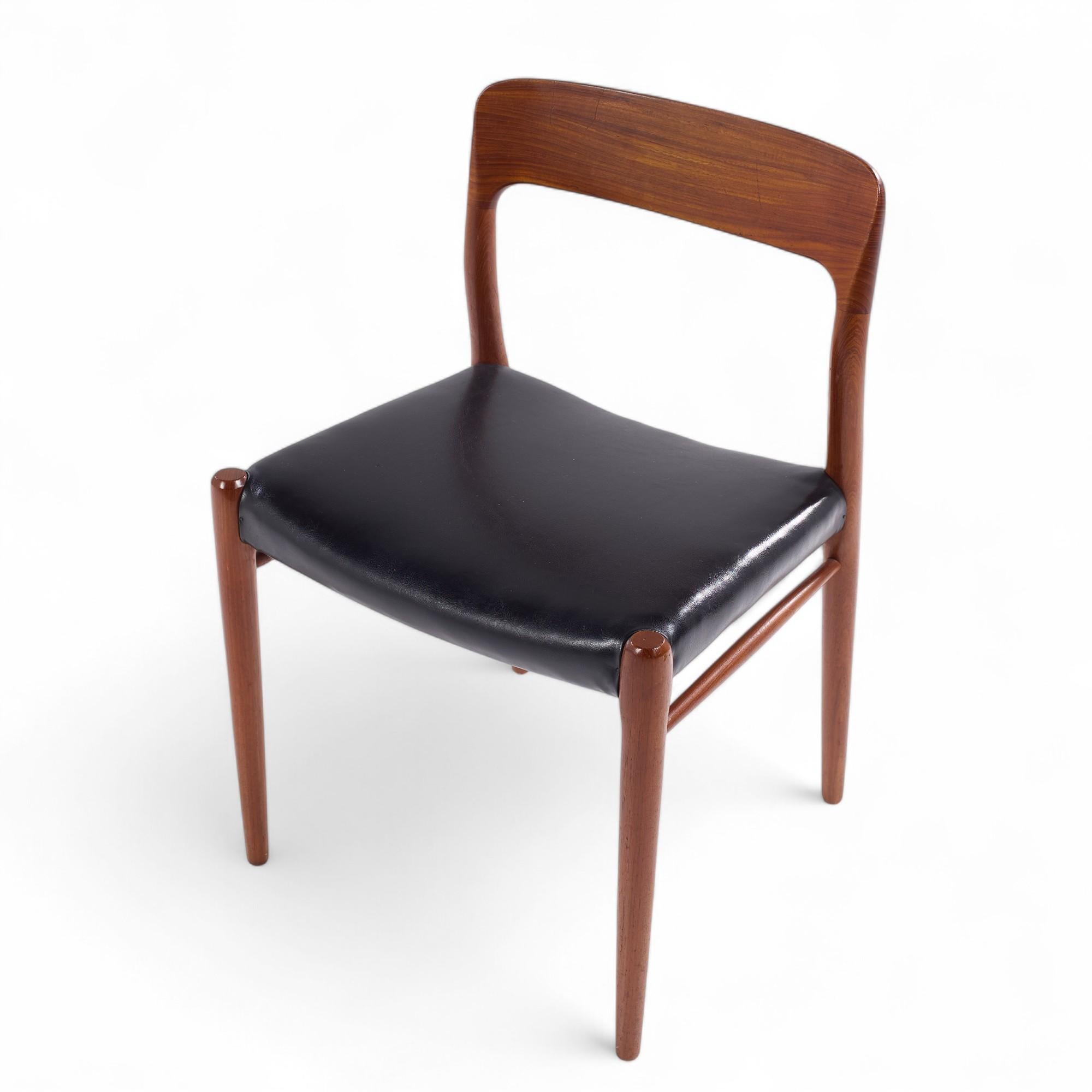 Niels Moller Model 75 Sillas de comedor danesas de teca de mediados de siglo - Set de 8 en venta 3