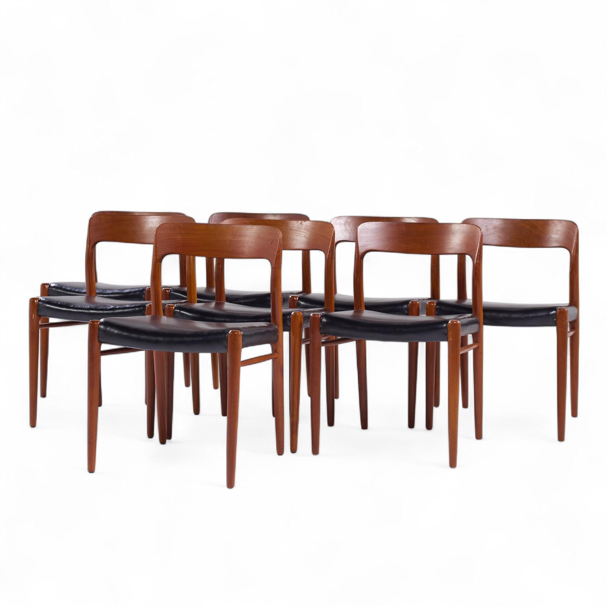 Niels Moller Model 75 Sillas de comedor danesas de teca de mediados de siglo - Set de 8 Moderno de mediados de siglo en venta