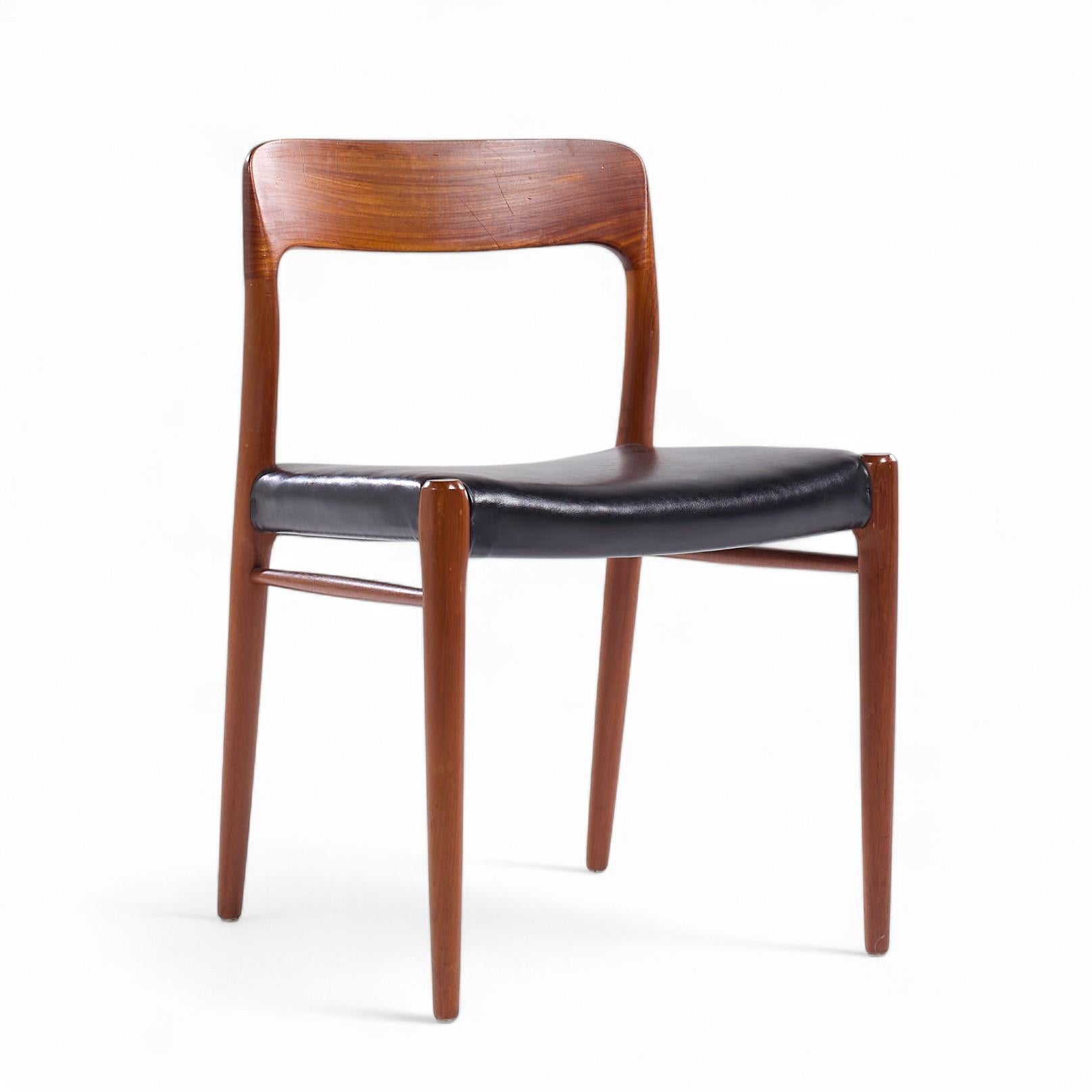 Niels Moller Model 75 Sillas de comedor danesas de teca de mediados de siglo - Set de 8 Danés en venta