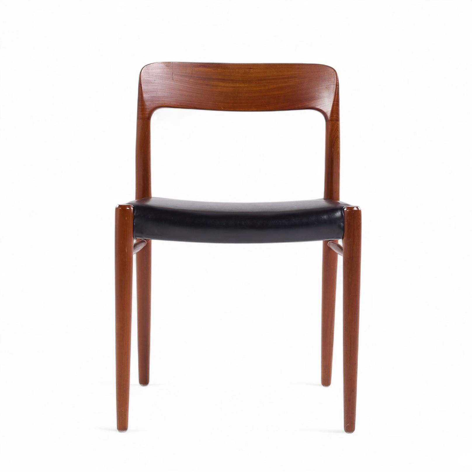 Niels Moller Model 75 Sillas de comedor danesas de teca de mediados de siglo - Set de 8 en Bueno estado para la venta en Franklin Park, IL