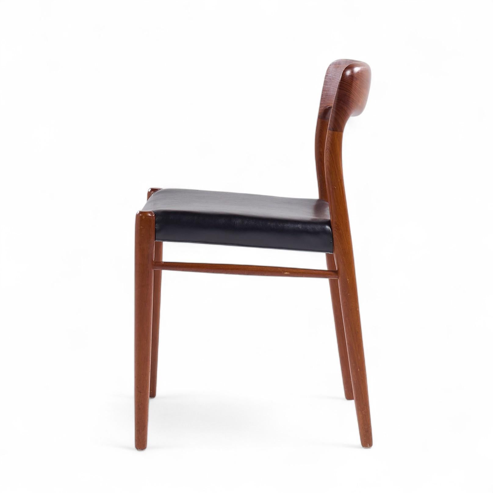 Niels Moller Model 75 Sillas de comedor danesas de teca de mediados de siglo - Set de 8 en venta 2
