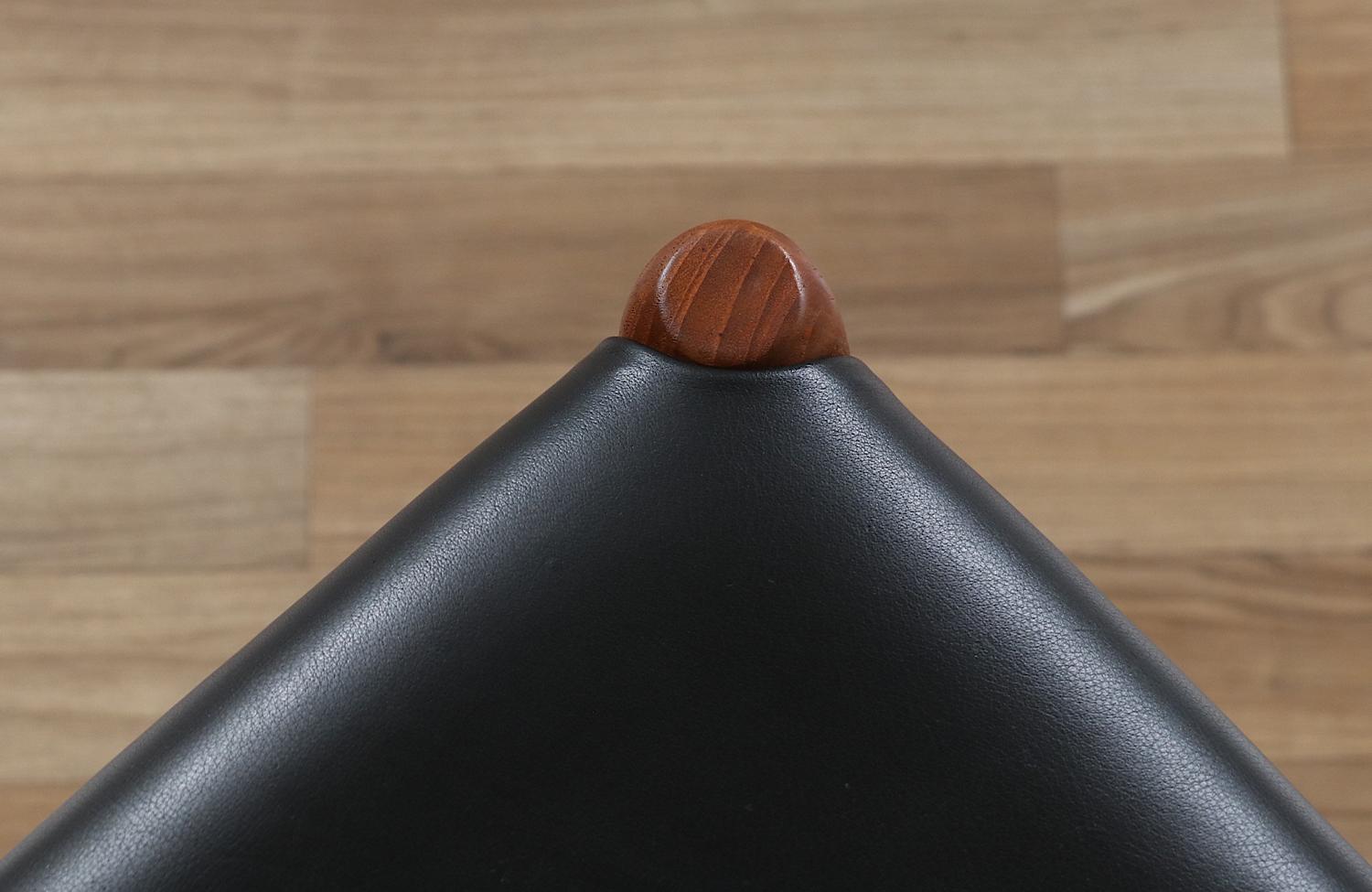 Sedie da pranzo in teak e pelle Niels Moller Model No. 75 in vendita 1