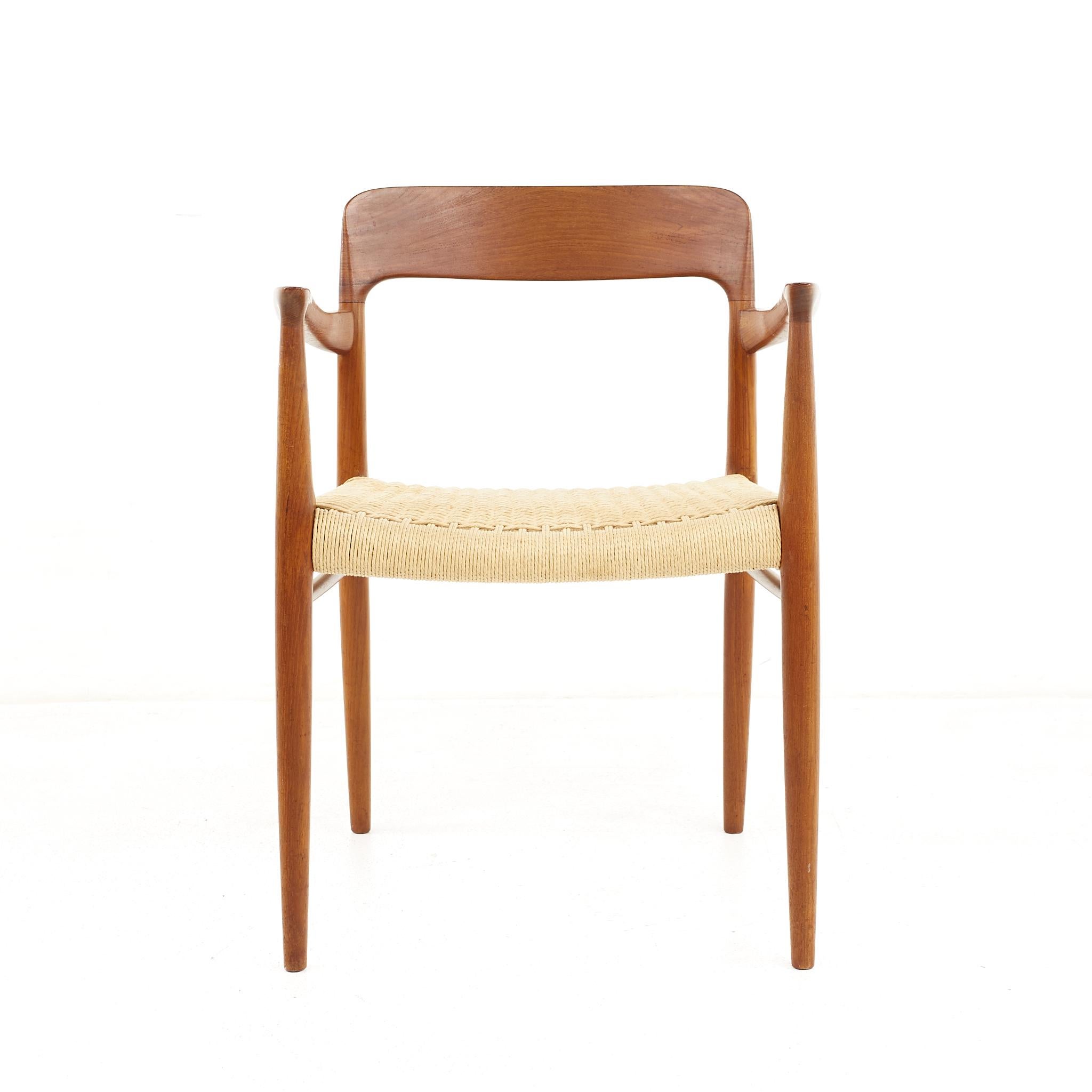 Danish Niels Moller Model 77 Mid Century Teak Dining Armchairs, a Pair For Sale