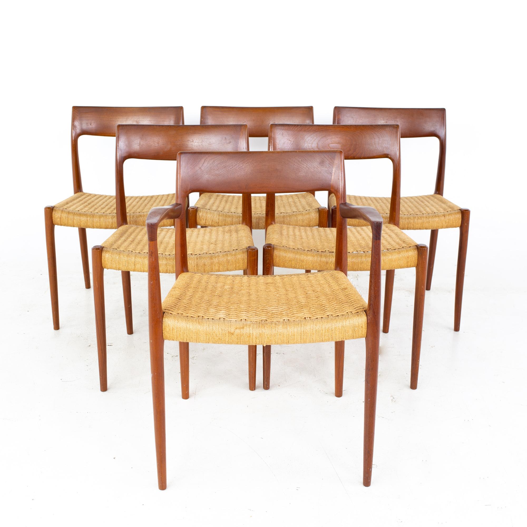Niels Moller Model 77 Mid Century Teak Roped Dining Chairs, Set of 8 In Good Condition In Countryside, IL