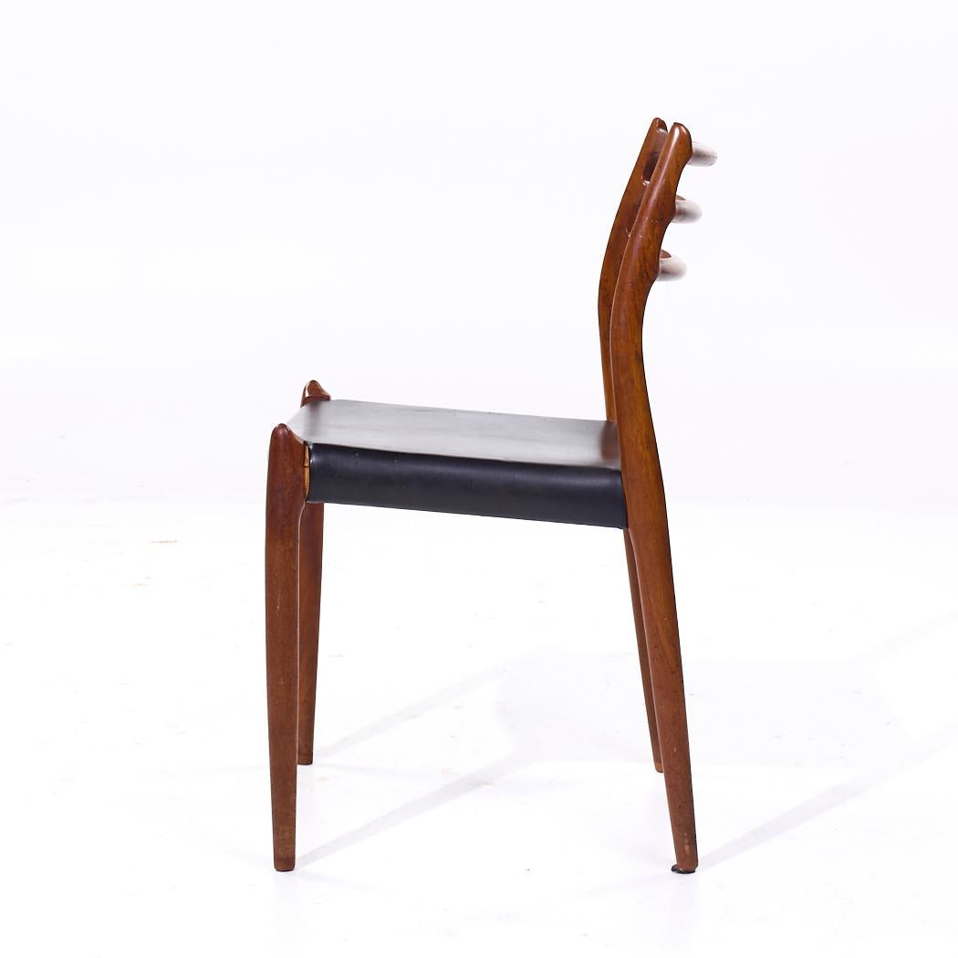 Teck Chaises de salle à manger danoises du milieu du siècle dernier en teck Niels Moller modèle 78, lot de 4 en vente