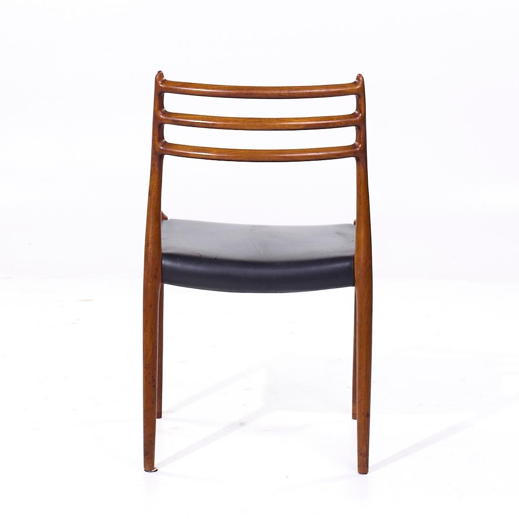 Chaises de salle à manger danoises du milieu du siècle dernier en teck Niels Moller modèle 78, lot de 4 en vente 1