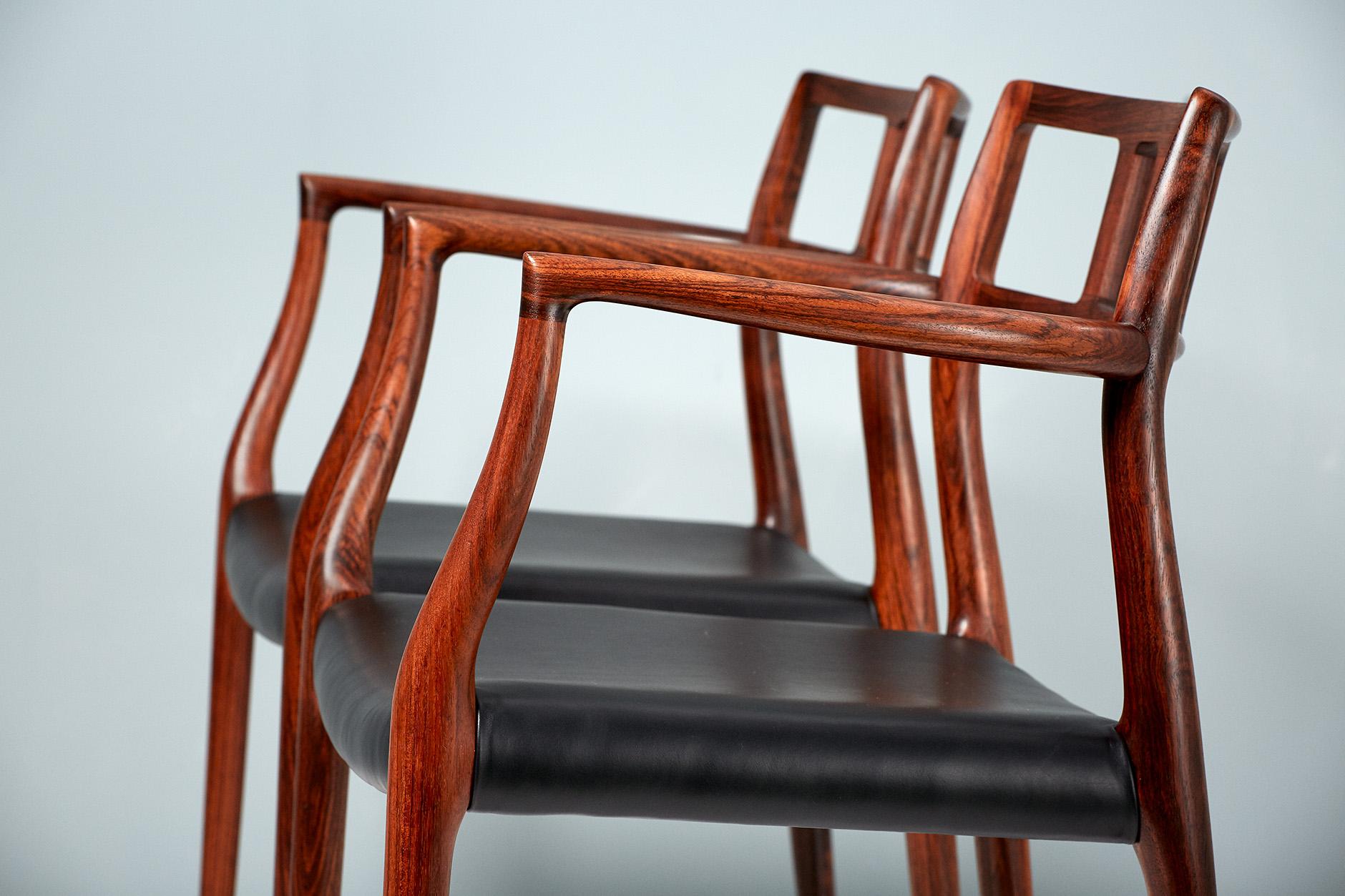 Niels Moller Pair of Rosewood Model 64 Chairs In Excellent Condition In London, GB