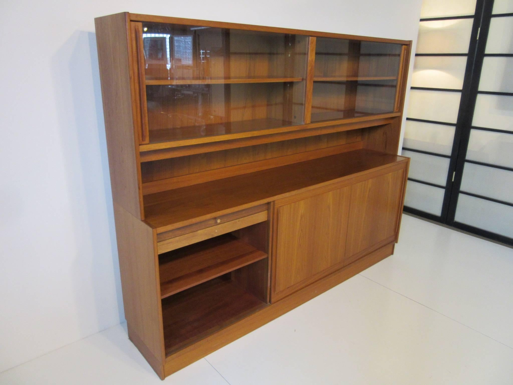Niels Moller Two-Piece Danish Teak Cabinet with Bookcase or Display Top In Excellent Condition In Cincinnati, OH