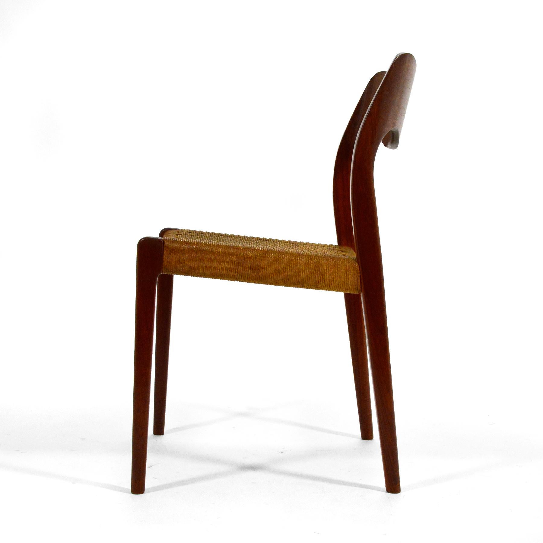 Scandinavian Modern Niels O. Møller Dining Chairs Model 71 by J.L. Møllers Møbelfabrik For Sale