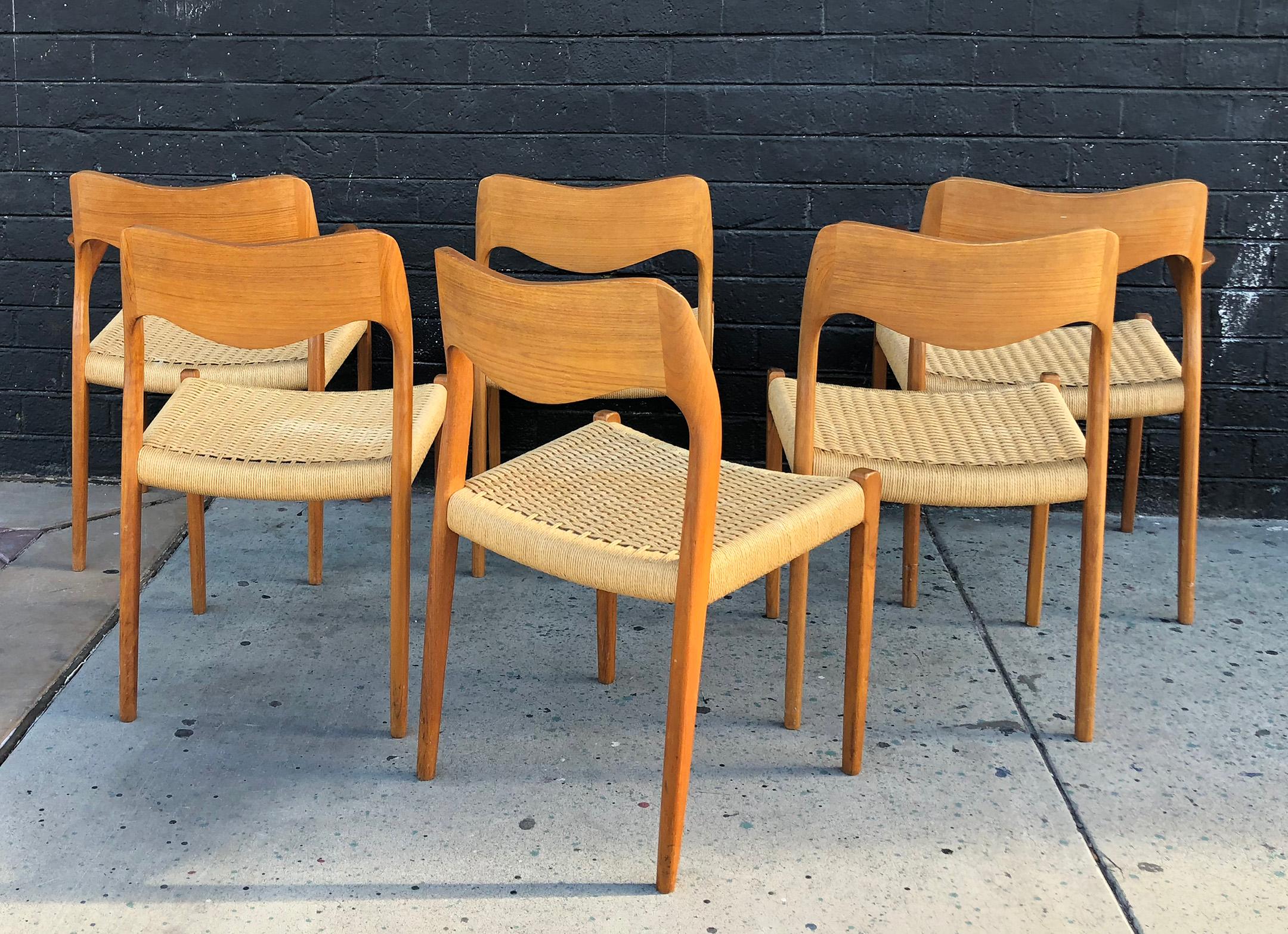 Niels O. Møller Dining Chairs Model 71 by J.L Møllers Møbelfabrik in Denmark In Excellent Condition In Culver City, CA