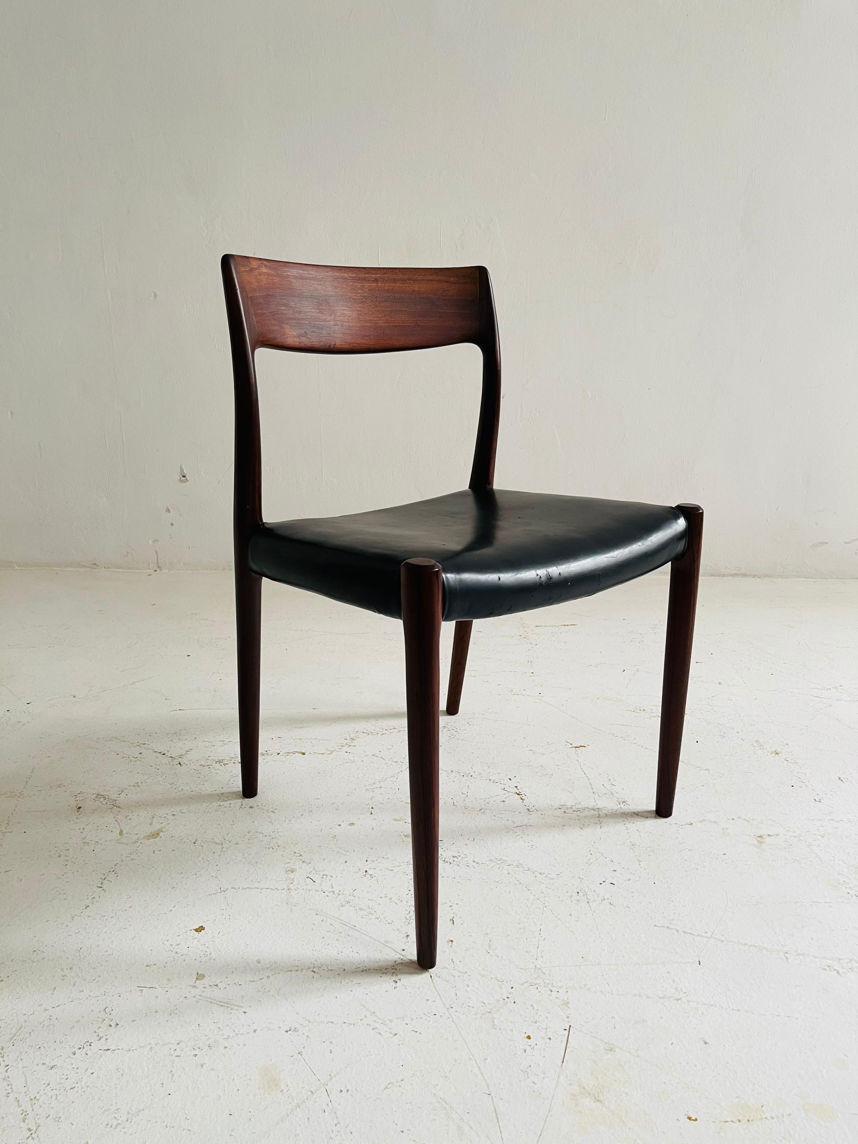 Niels O. Møller Dining Chairs No 77 Set of Six by Møllers Møbelfabrik in Denmark For Sale 4