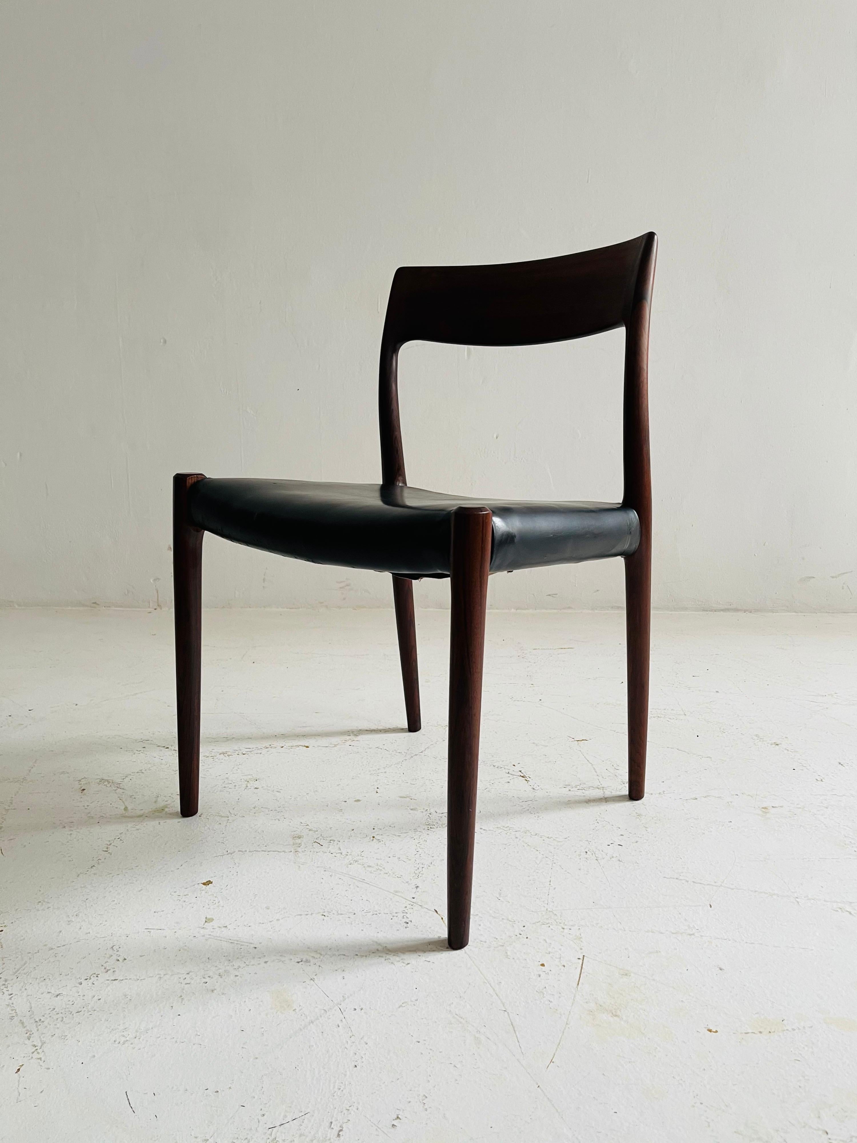 Niels O. Møller Dining Chairs No 77 Set of Six by Møllers Møbelfabrik in Denmark For Sale 7