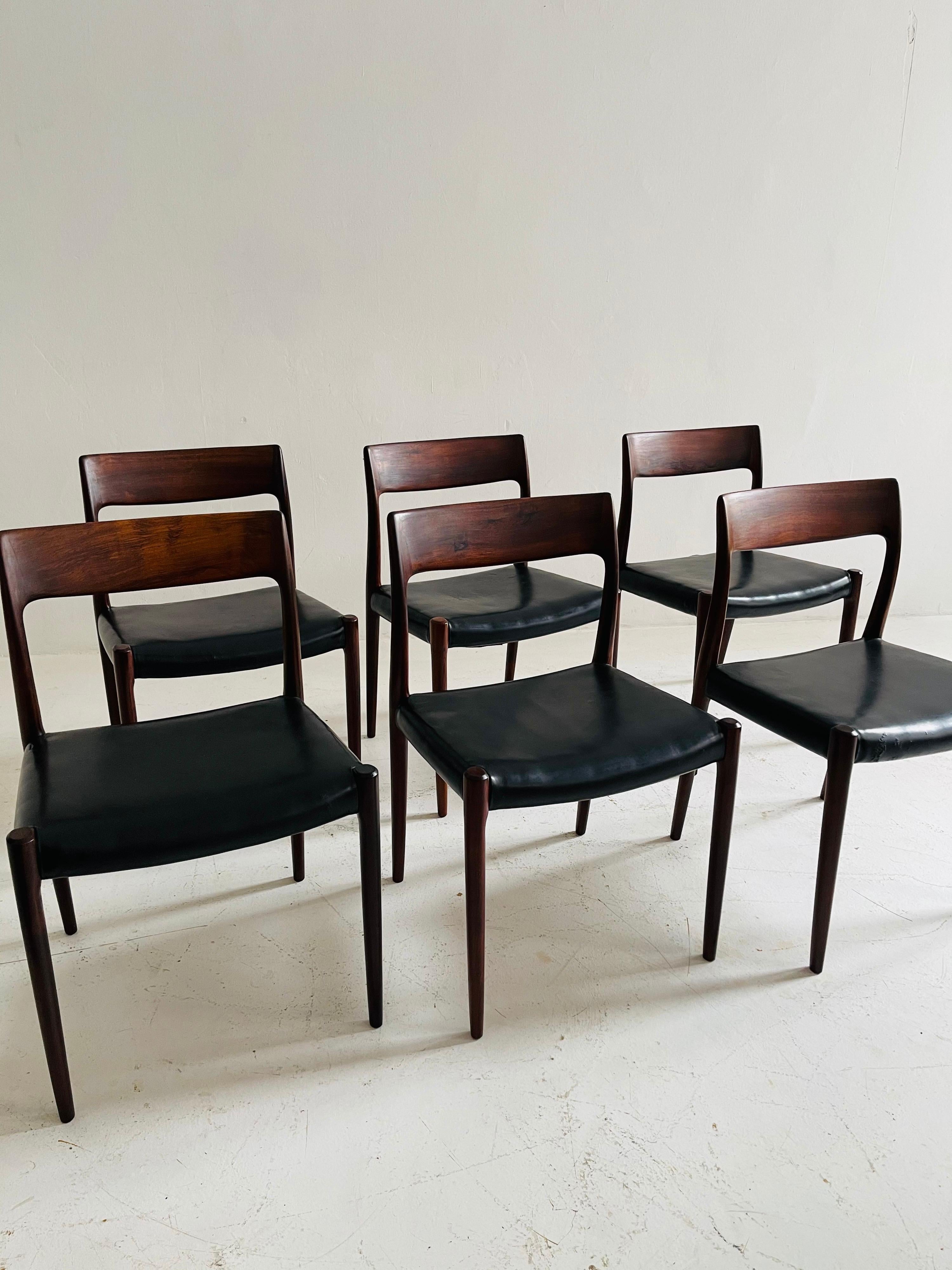 Mid-Century Modern Niels O. Møller Dining Chairs No 77 Set of Six by Møllers Møbelfabrik in Denmark For Sale