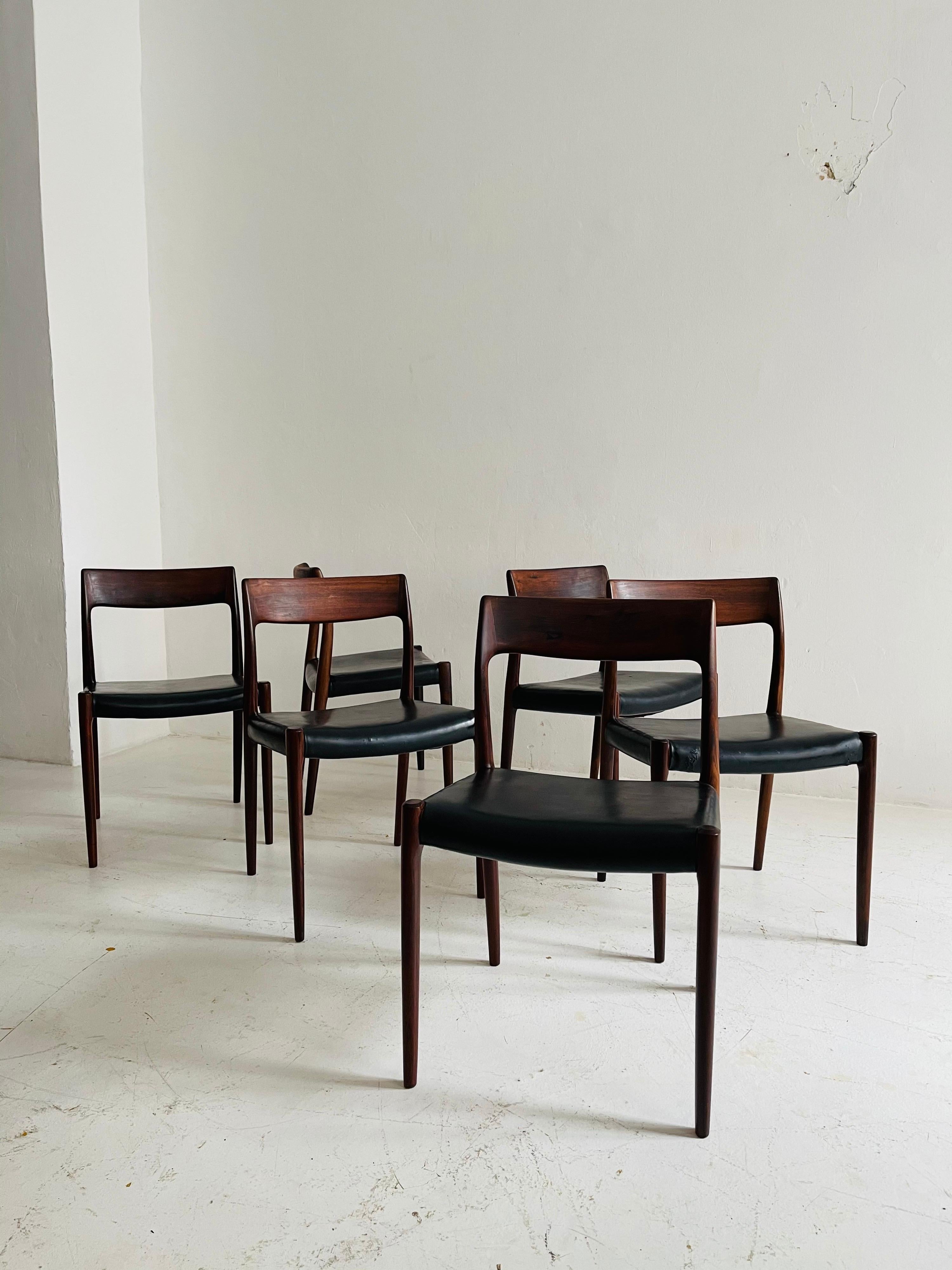 Mid-20th Century Niels O. Møller Dining Chairs No 77 Set of Six by Møllers Møbelfabrik in Denmark For Sale