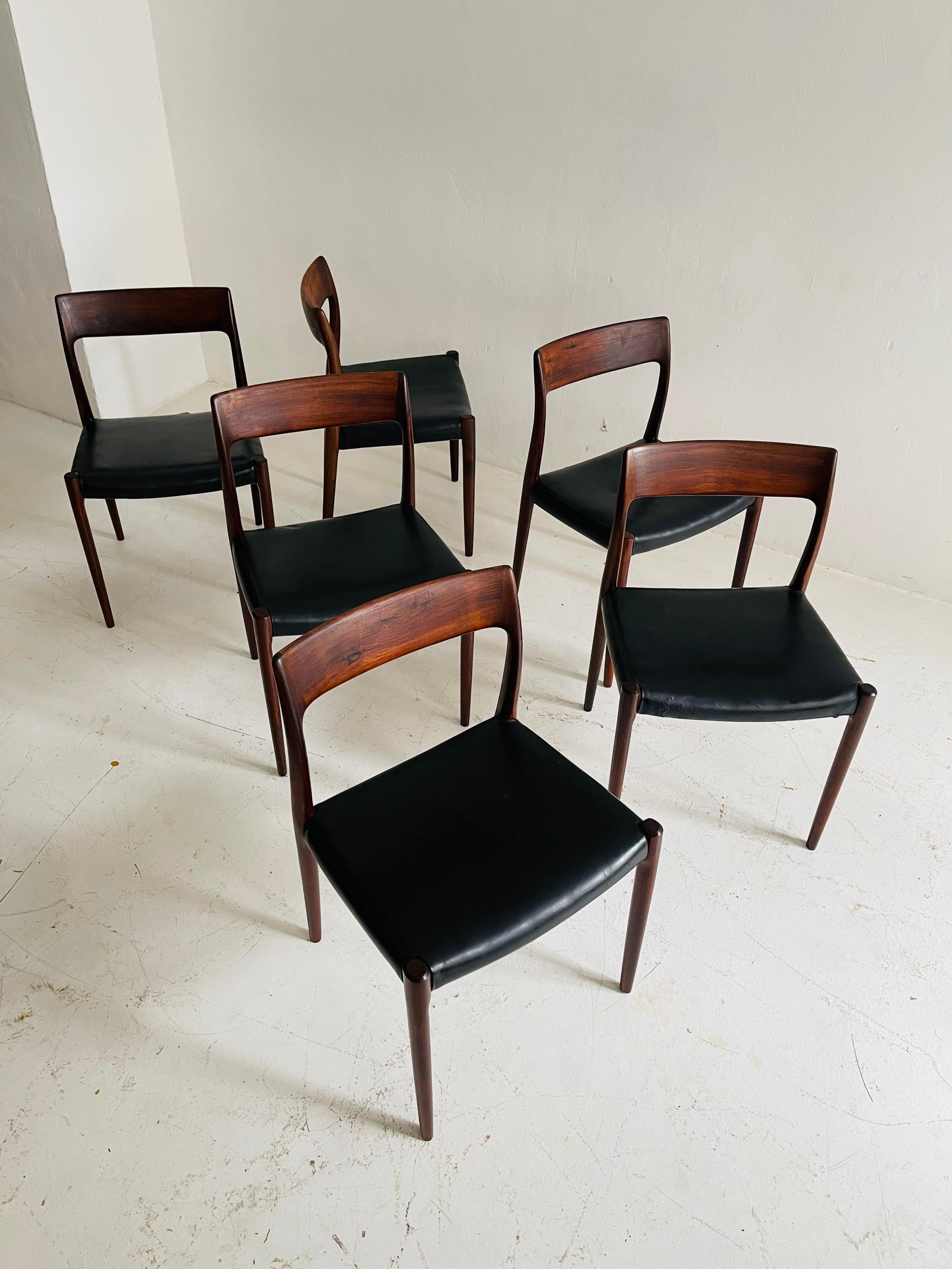 Niels O. Møller Dining Chairs No 77 Set of Six by Møllers Møbelfabrik in Denmark For Sale 1