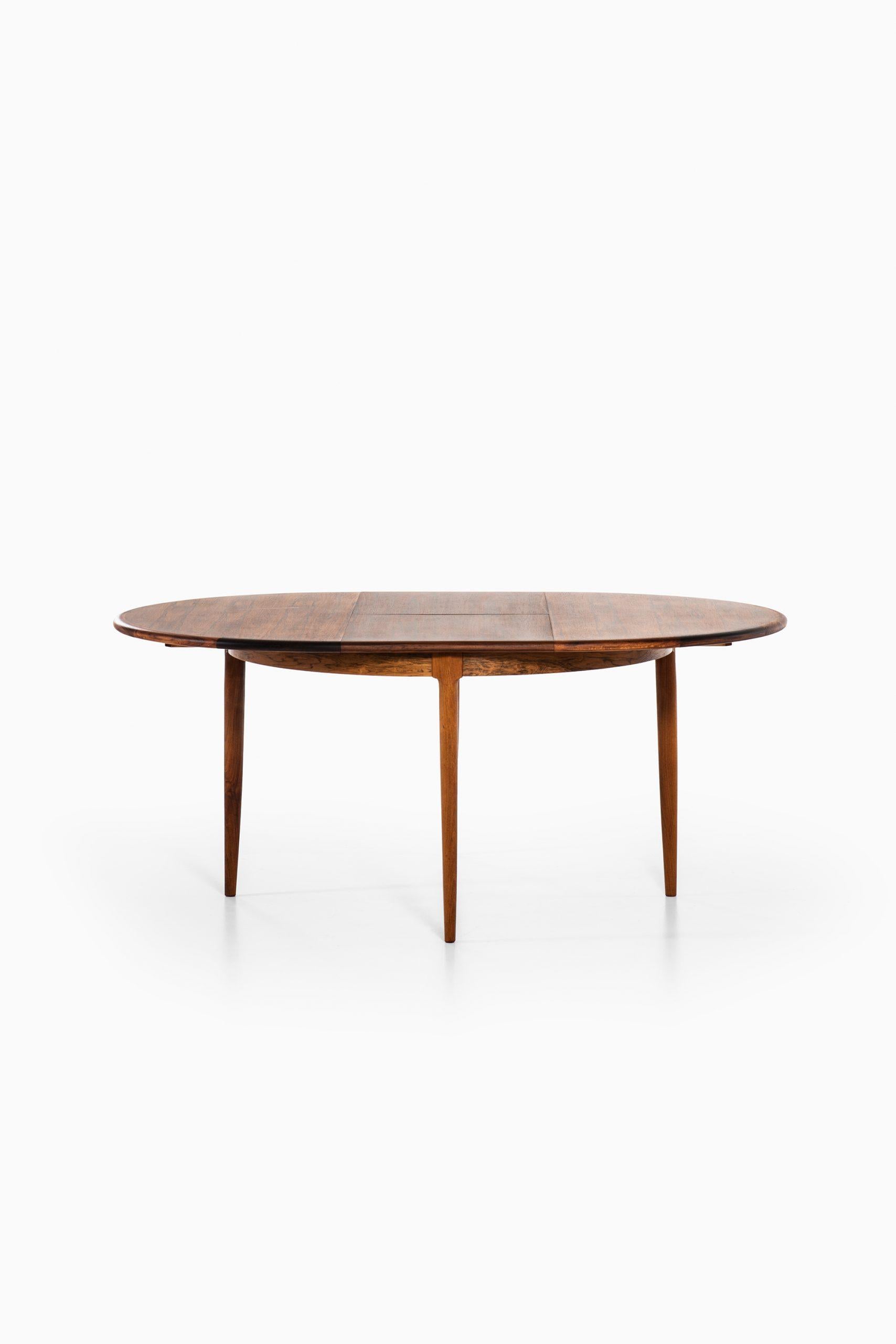 Rosewood Niels O. Møller Dining Table Produced by J.L. Møllers Møbelfabrik in Denmark For Sale