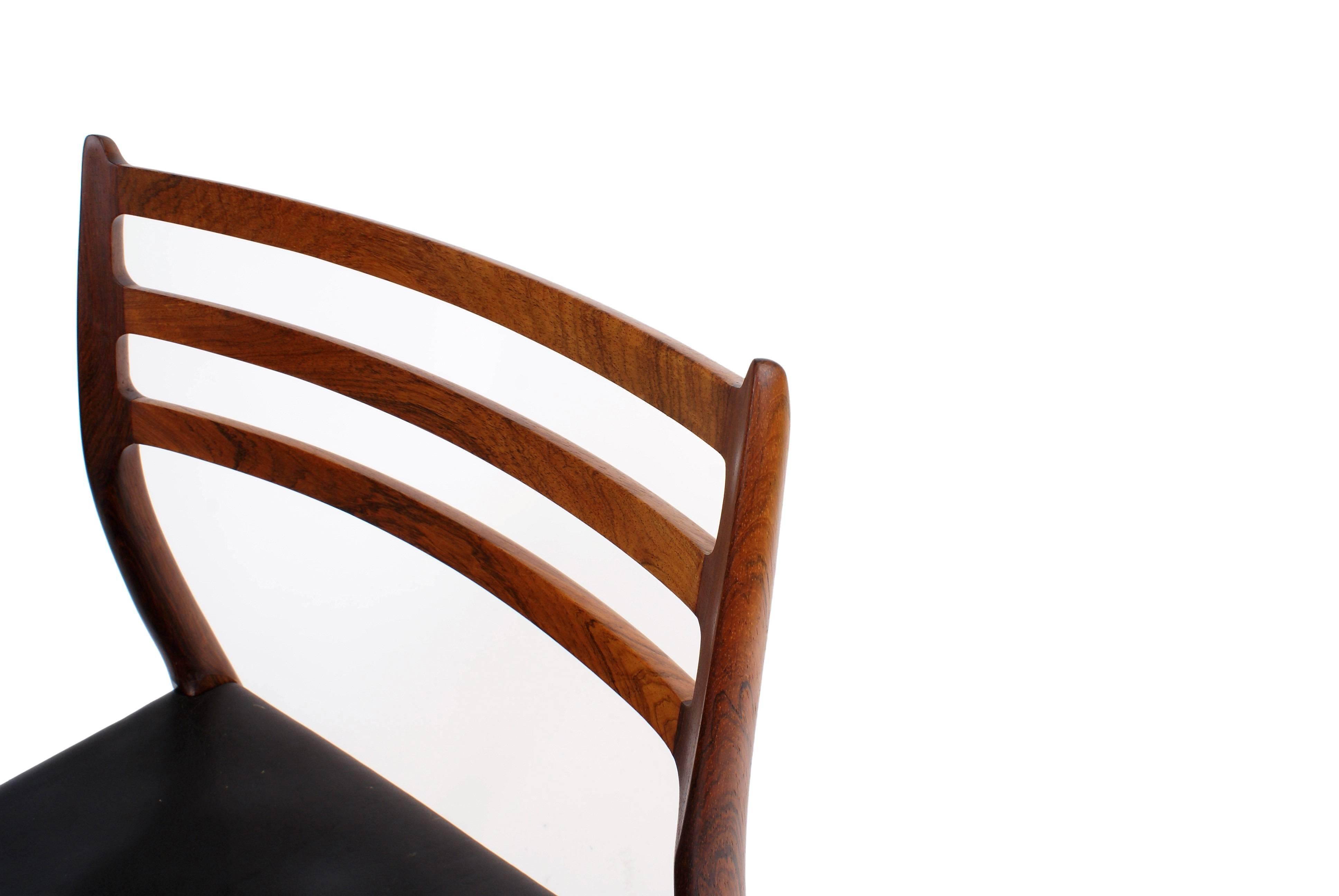 Niels O. Møller Set of Six Dining Chairs in Rosewood and Black Leather 2