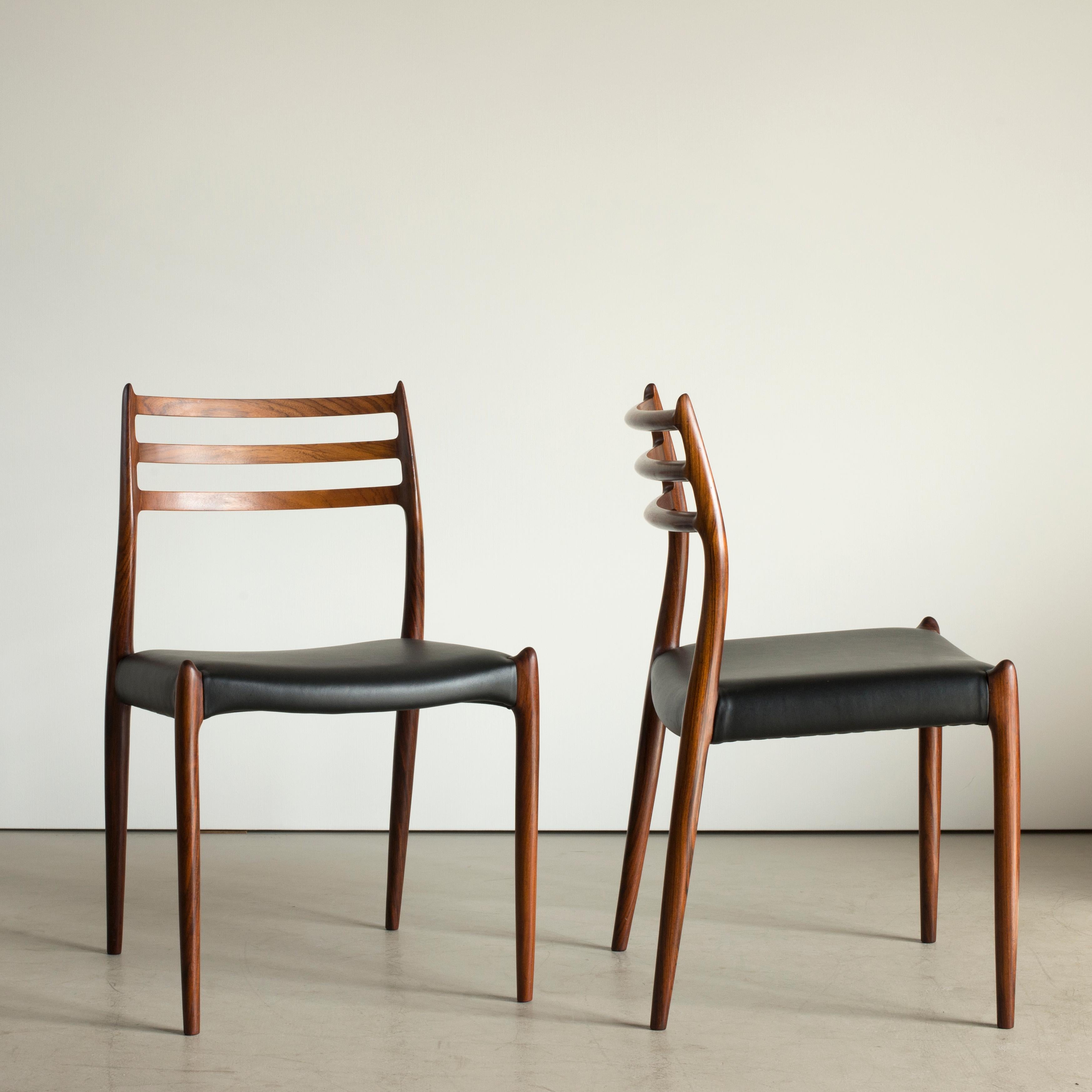 Scandinave moderne Niels O. Møller - Ensemble de six chaises en bois de rose en vente