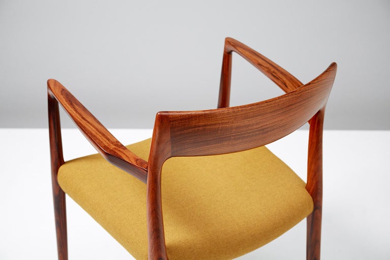 Niels O. Møller Model 57 Rosewood Carver Chair In Excellent Condition For Sale In London, GB