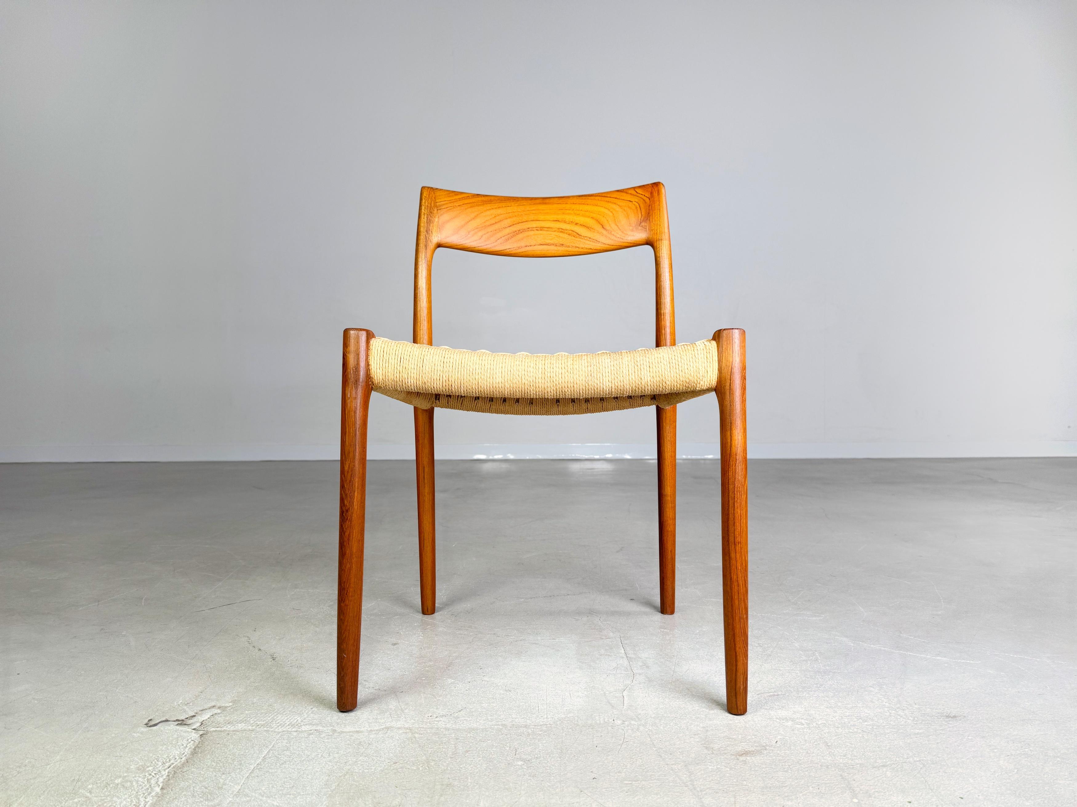 Mid-Century Modern Niels O Moller Stuhl modèle 77 J.L. Møllers Møbelfabrik teck en vente