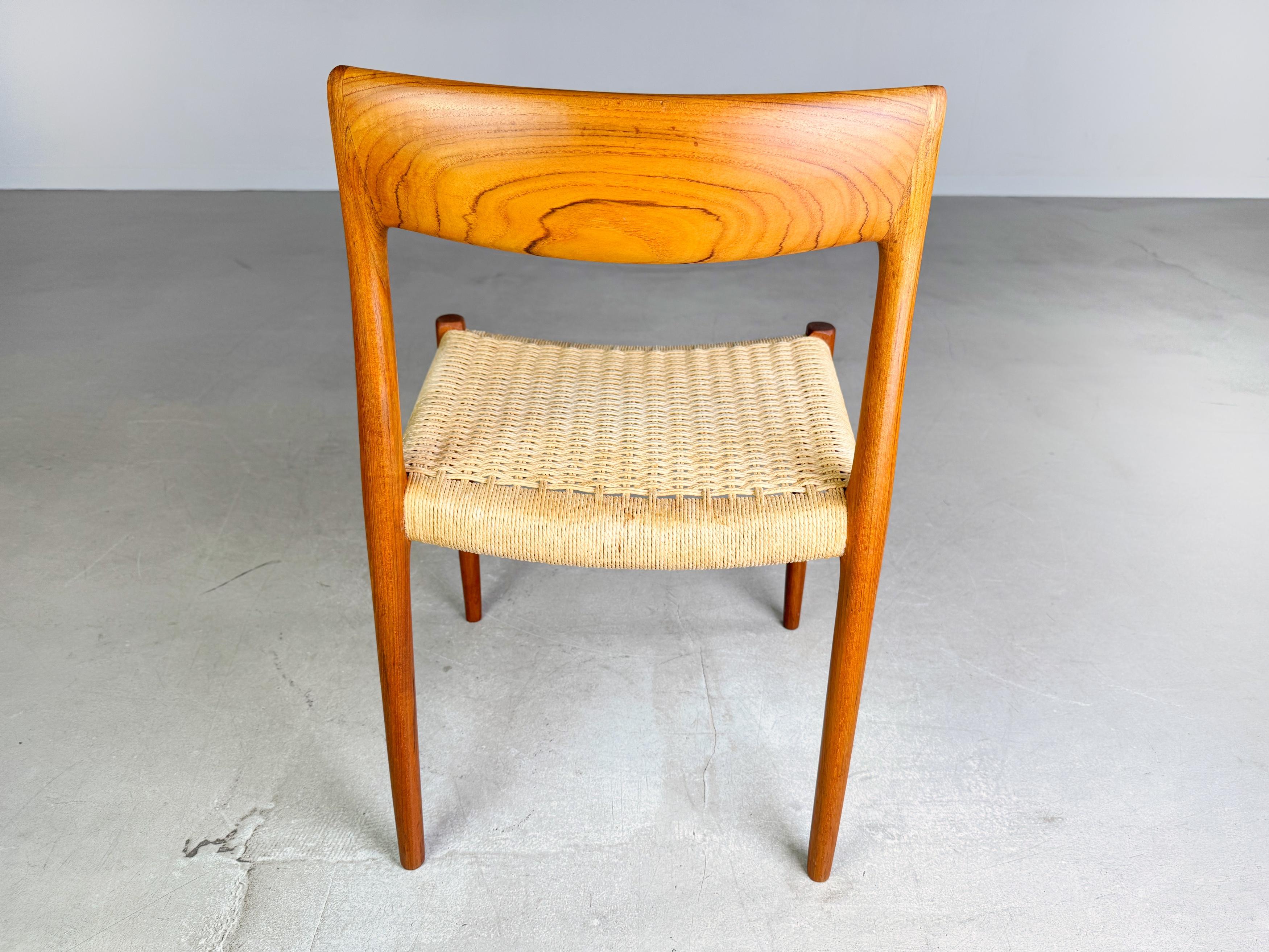 Corde en papier Niels O Moller Stuhl modèle 77 J.L. Møllers Møbelfabrik teck en vente