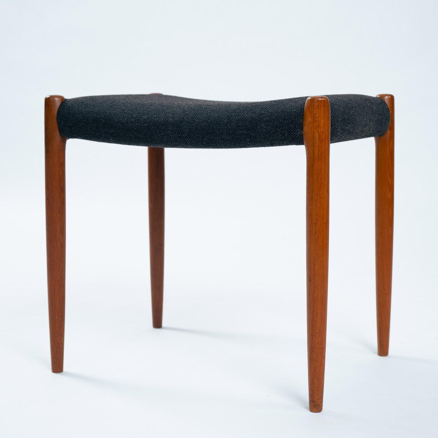 Niels O Moller teak stool 80a with black wool fabric, Denmark, 1960s For Sale 4
