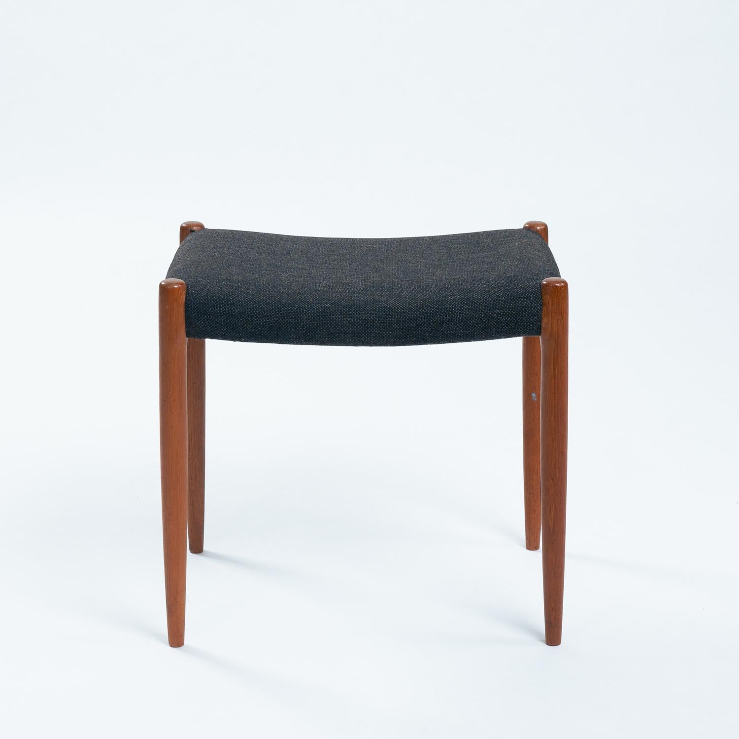 Niels O Moller teak stool 80a with black wool fabric, Denmark, 1960s
In remarkable condition, looks like never used.