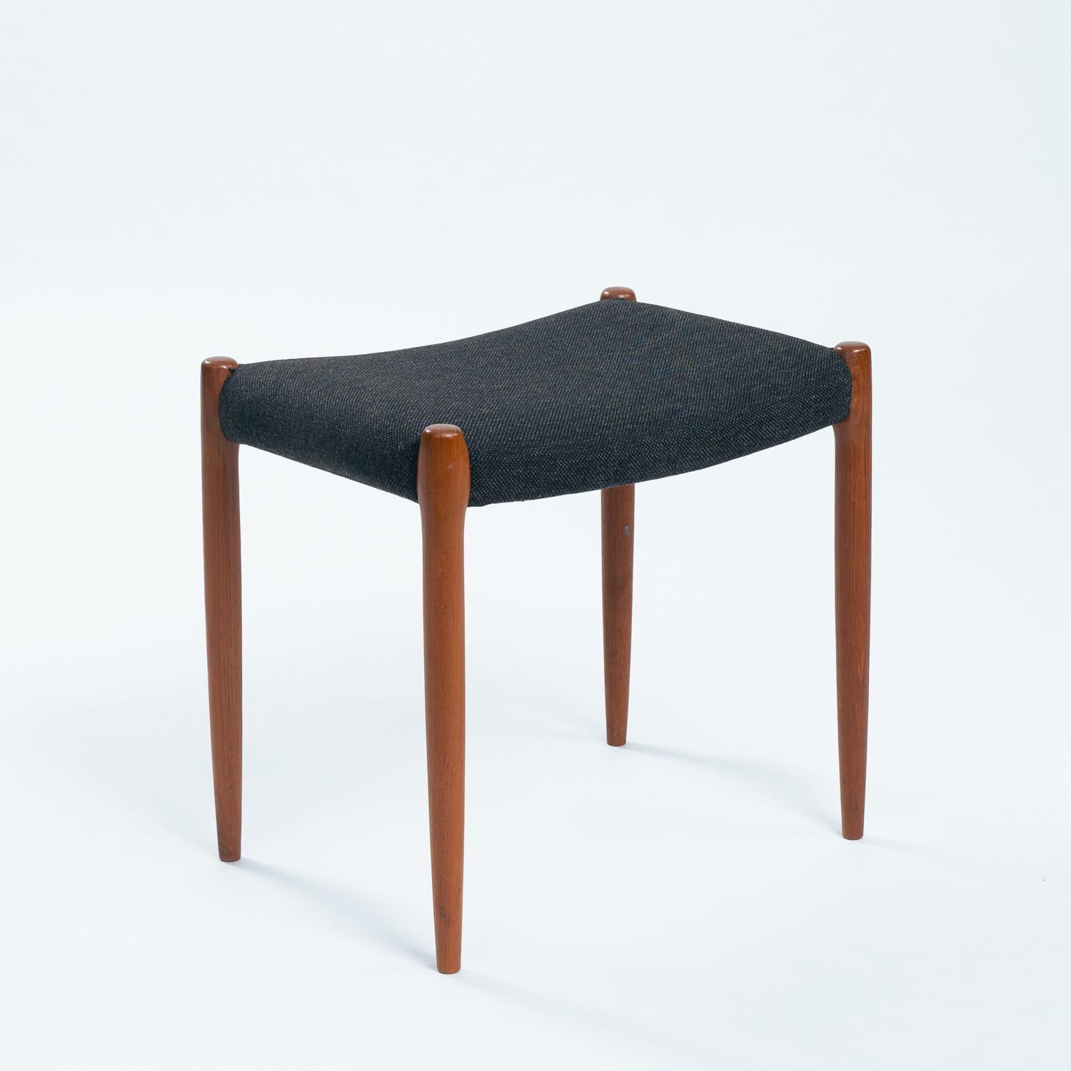 Scandinavian Modern Niels O Moller teak stool 80a with black wool fabric, Denmark, 1960s For Sale
