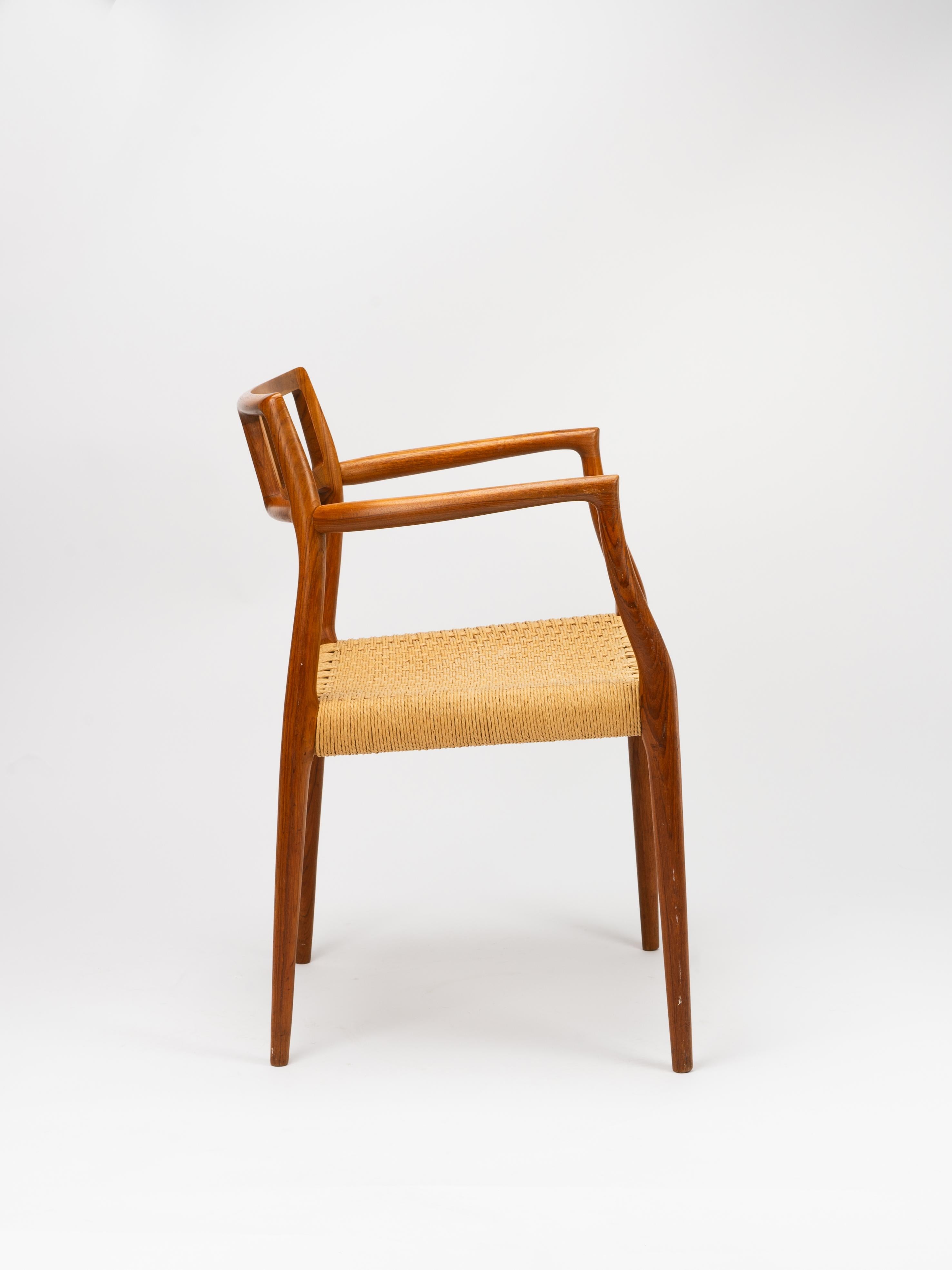 Metà XX secolo Poltrona da pranzo in teak Niels Otto 32 per J.L.A. Møllers Møbelfabrik in vendita