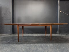 Niels Otto Møller 254 Extendable Dining Table