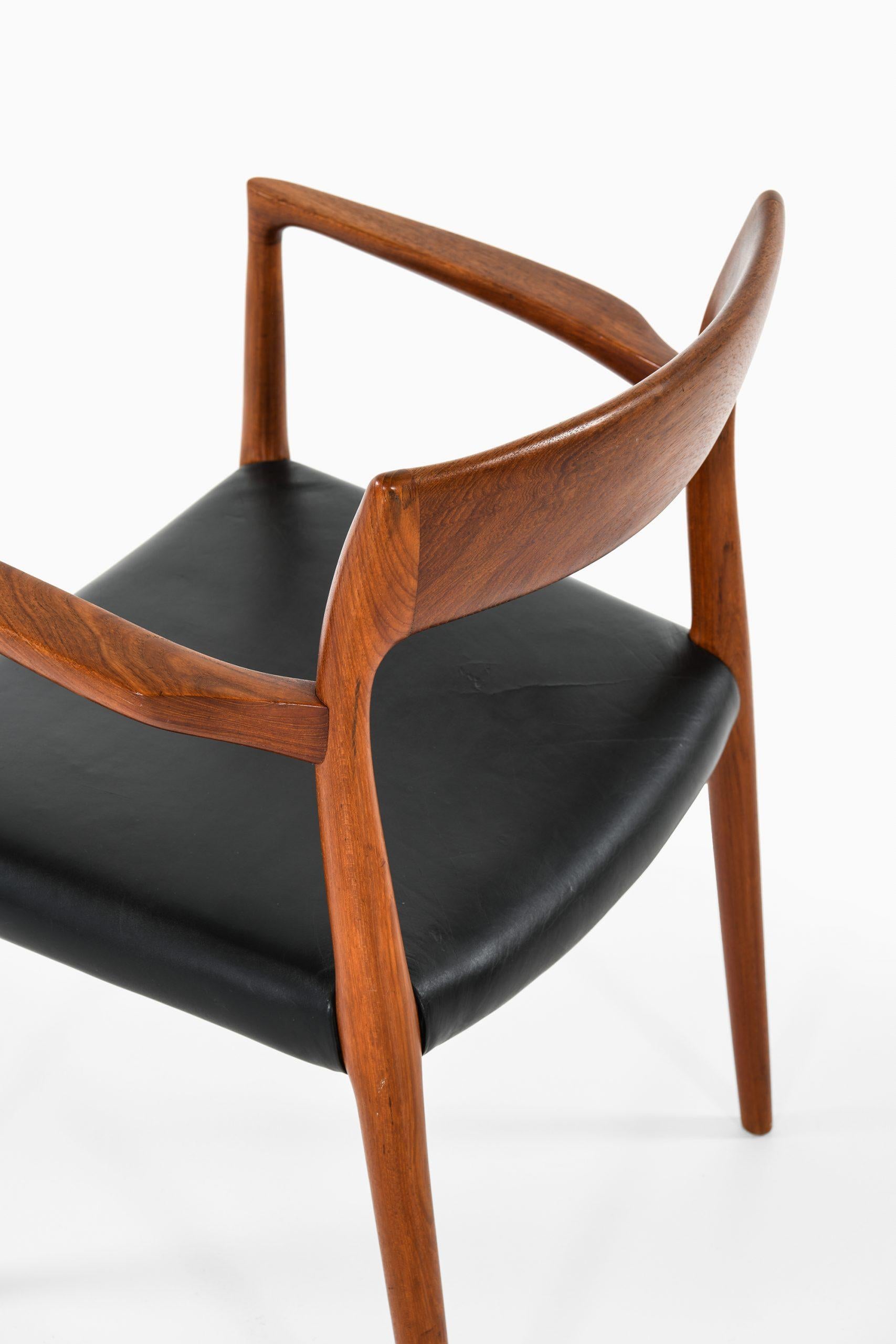 Niels Otto Møller Armchair Model 57 by J.L Møllers Møbelfabrik in Denmark For Sale 1