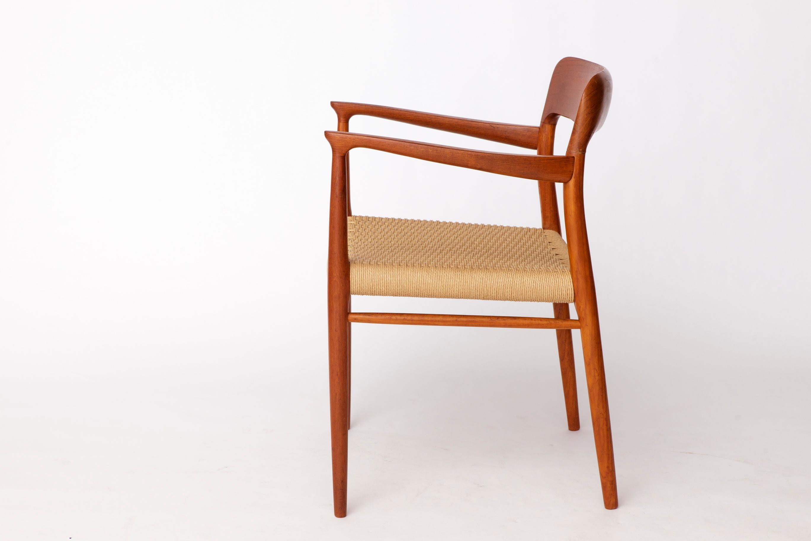 Niels Otto Møller Sillón nº 56 - Teca y cuerda danesa - 1954 Danés de mediados de siglo Pulido en venta